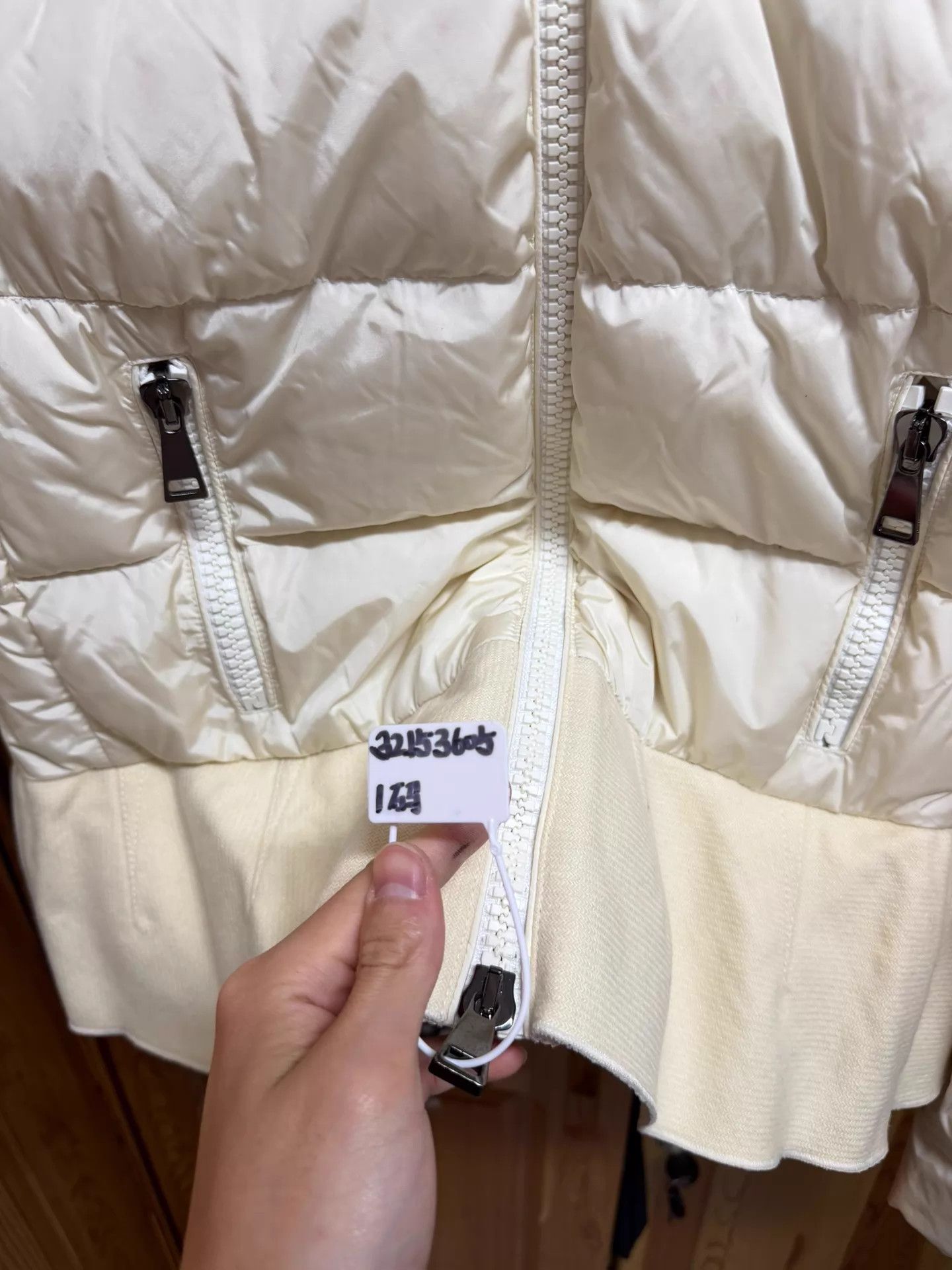 Moncler Moncler White Ruffled Down Jacket 1 Size S / US 4 / IT 40 - 4 Thumbnail