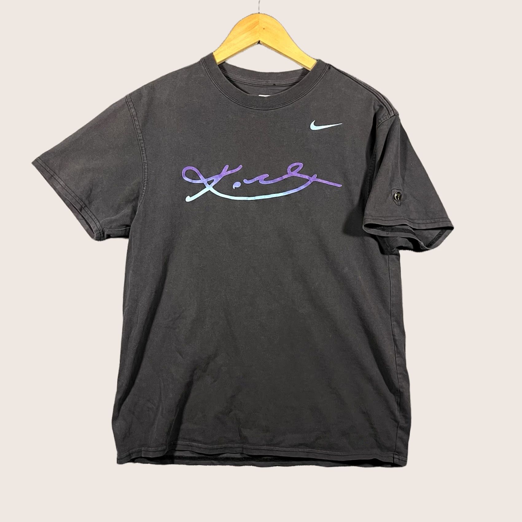 Nike VINTAGE Nike Tee Kobe Bryant Signature T-shirt Mens M Size US M / EU 48-50 / 2 - 1 Thumbnail