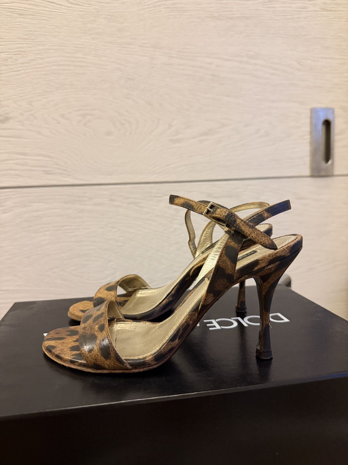 Dolce & Gabbana Dolce & Gabbana Leopard patent leather sandal Size US 5 / IT 35 - 2 Thumbnail