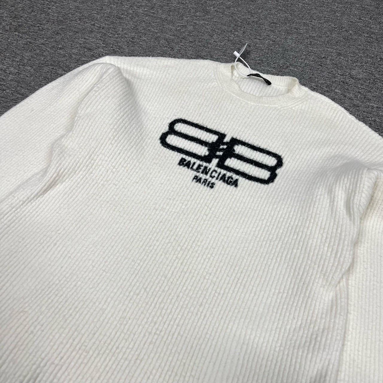 Balenciaga Balenciaga Lock Double B White Oversize Sweater 2501-Nextar Size US S / EU 44-46 / 1 - 3 Thumbnail