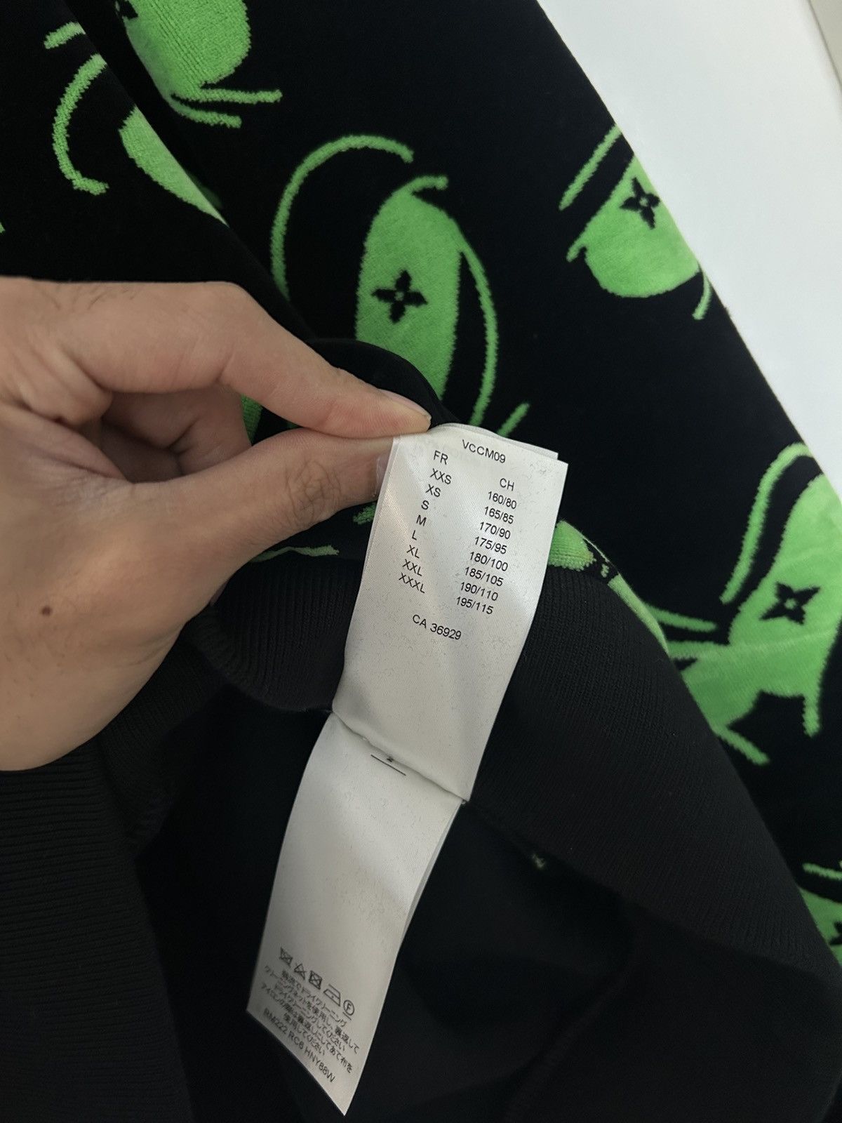 Louis Vuitton Louis vuitton eyes graphic jacquard hoodie black green Size US XXL / EU 58 / 5 - 9 Thumbnail