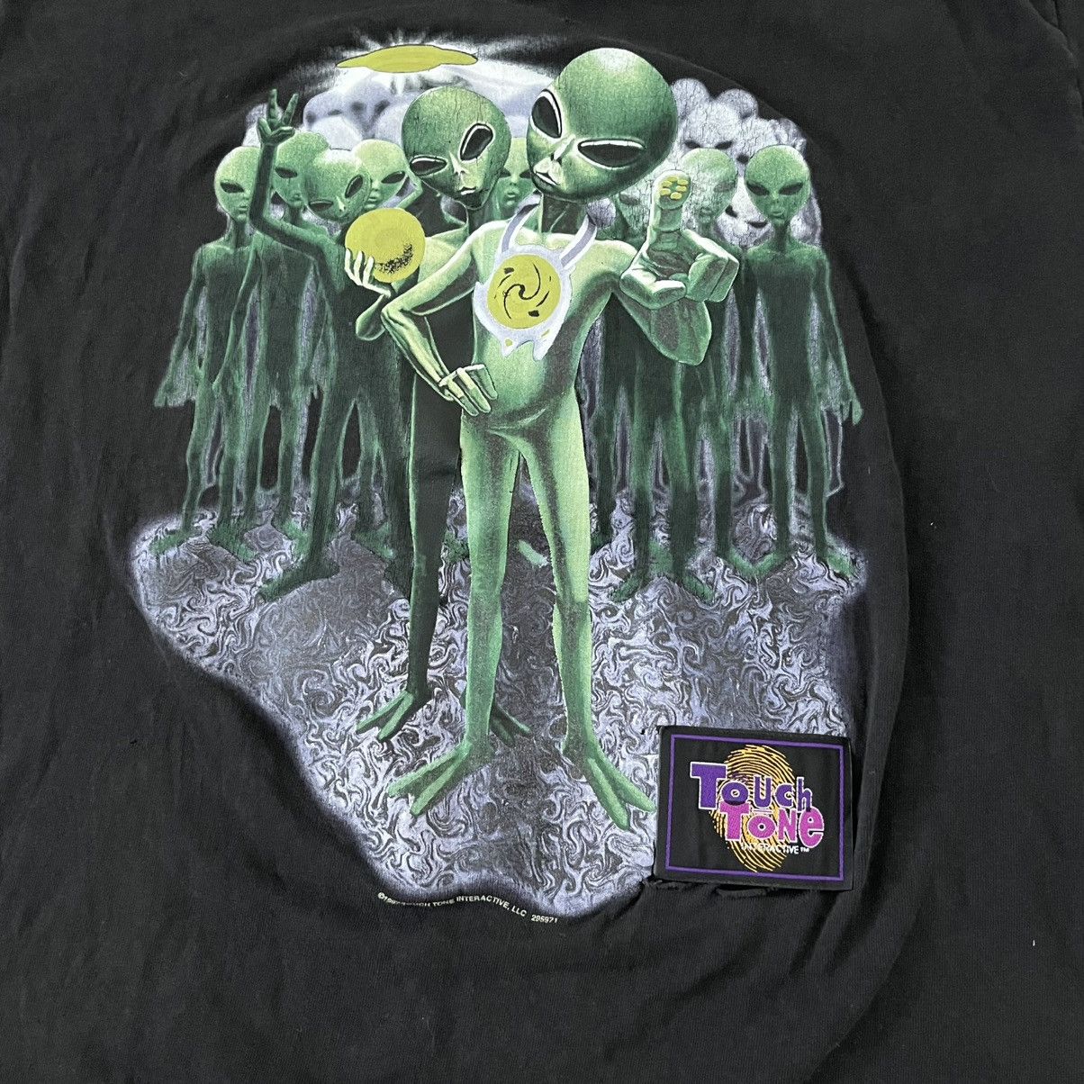 Vintage Vintage 1997 Touch Tone Alien Graphic T-Shirt by Wild Oats Size US XL / EU 56 / 4 - 2 Thumbnail