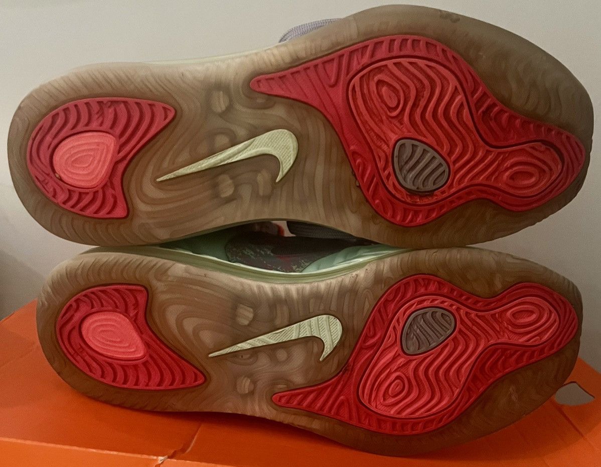 Nike Authentic Nike Air Max Hyperposite sneakers Christmas 11 Size US 11 / EU 44 - 6 Thumbnail