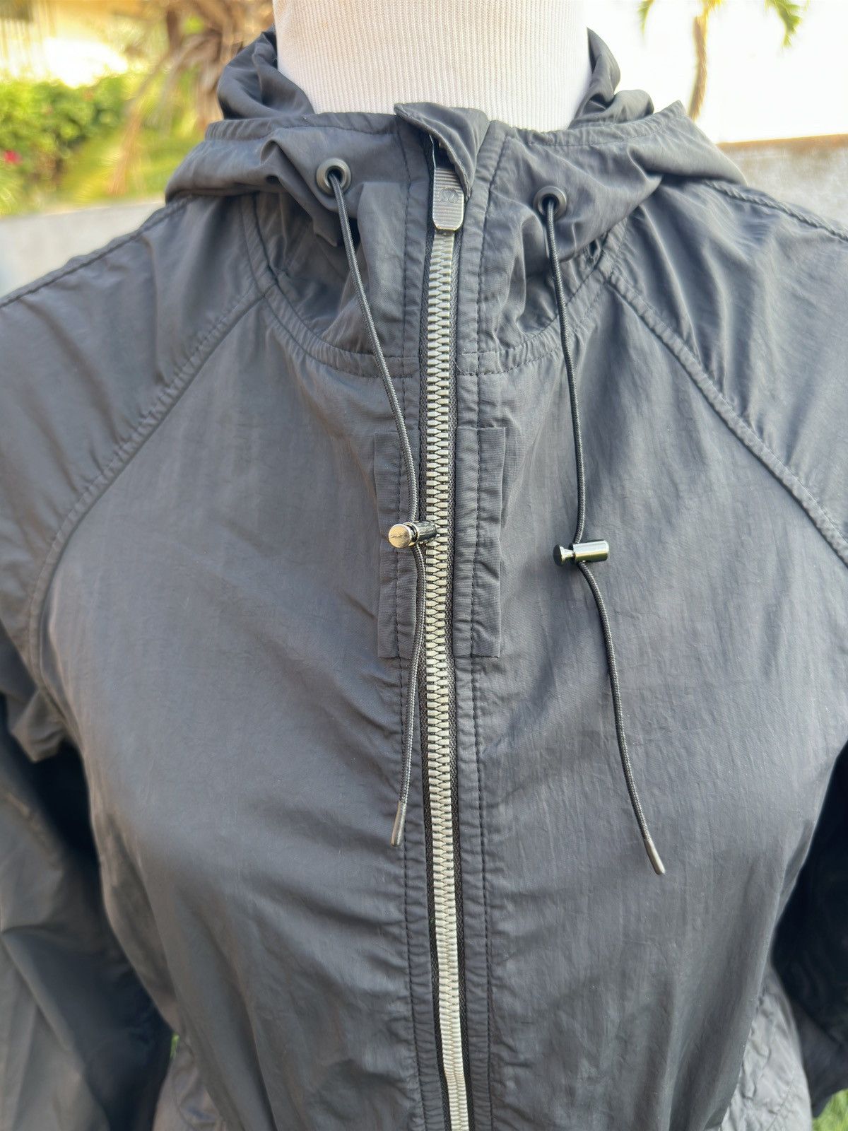 Lululemon Lululemon Pack & Glyde Hooded Jacket Windbreaker Black size4 Size S / US 4 / IT 40 - 3 Thumbnail