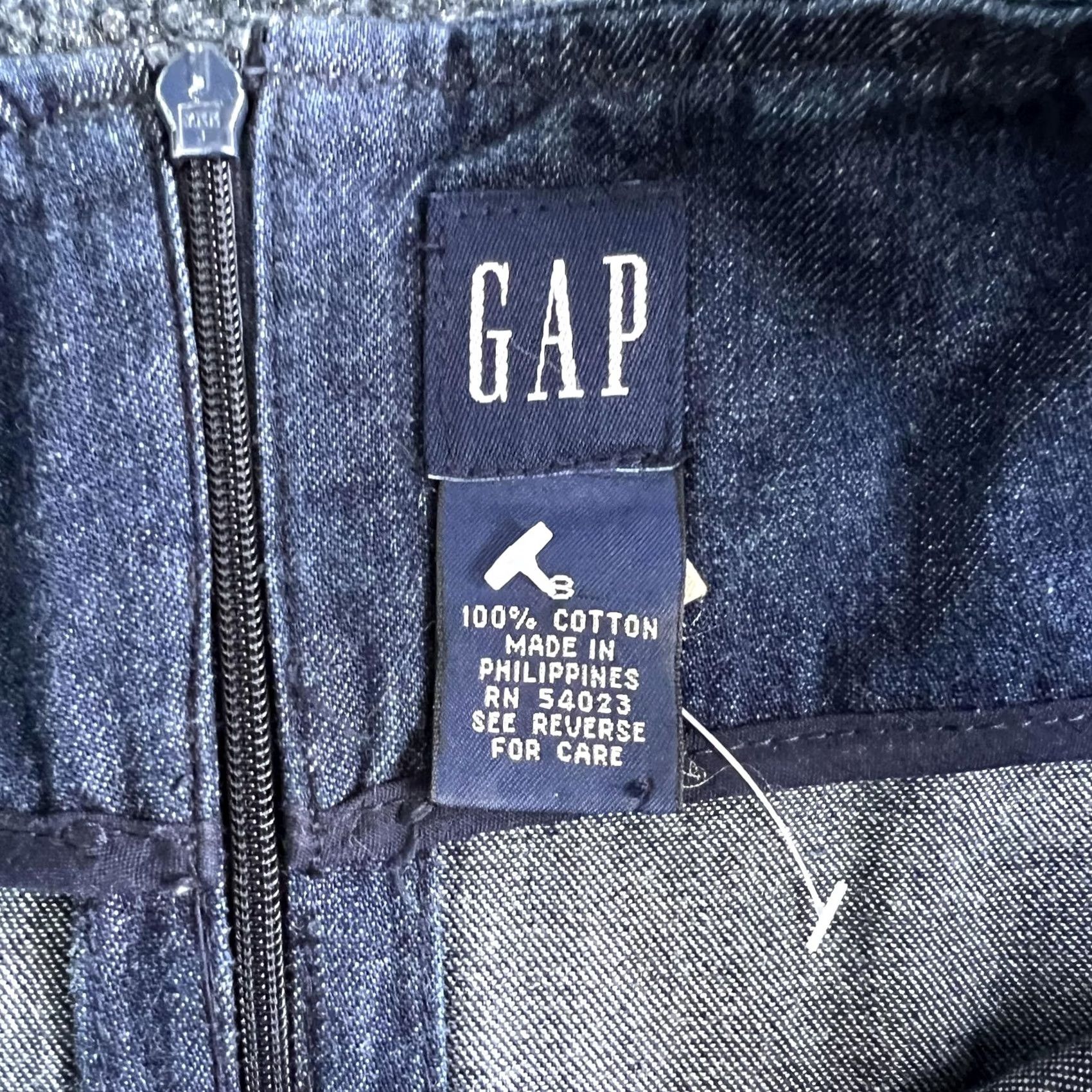 Gap VINTAGE Gap Dress Womens 8 Blue Denim Sleeveless Belted Sheath Short Casual Size 30" / US 8 / IT 44 - 2 Thumbnail