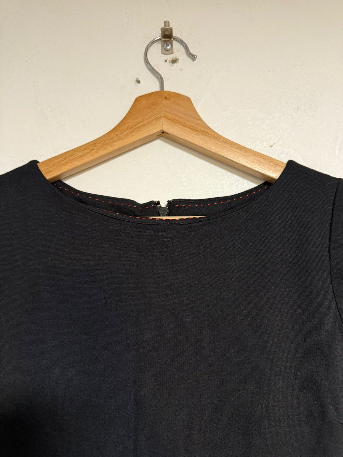 Alice + Olivia Alice + Olivia Black Peplum Sheath Dress Women’s (Approx. Size S) Size S / US 4 / IT 40 - 6 Thumbnail