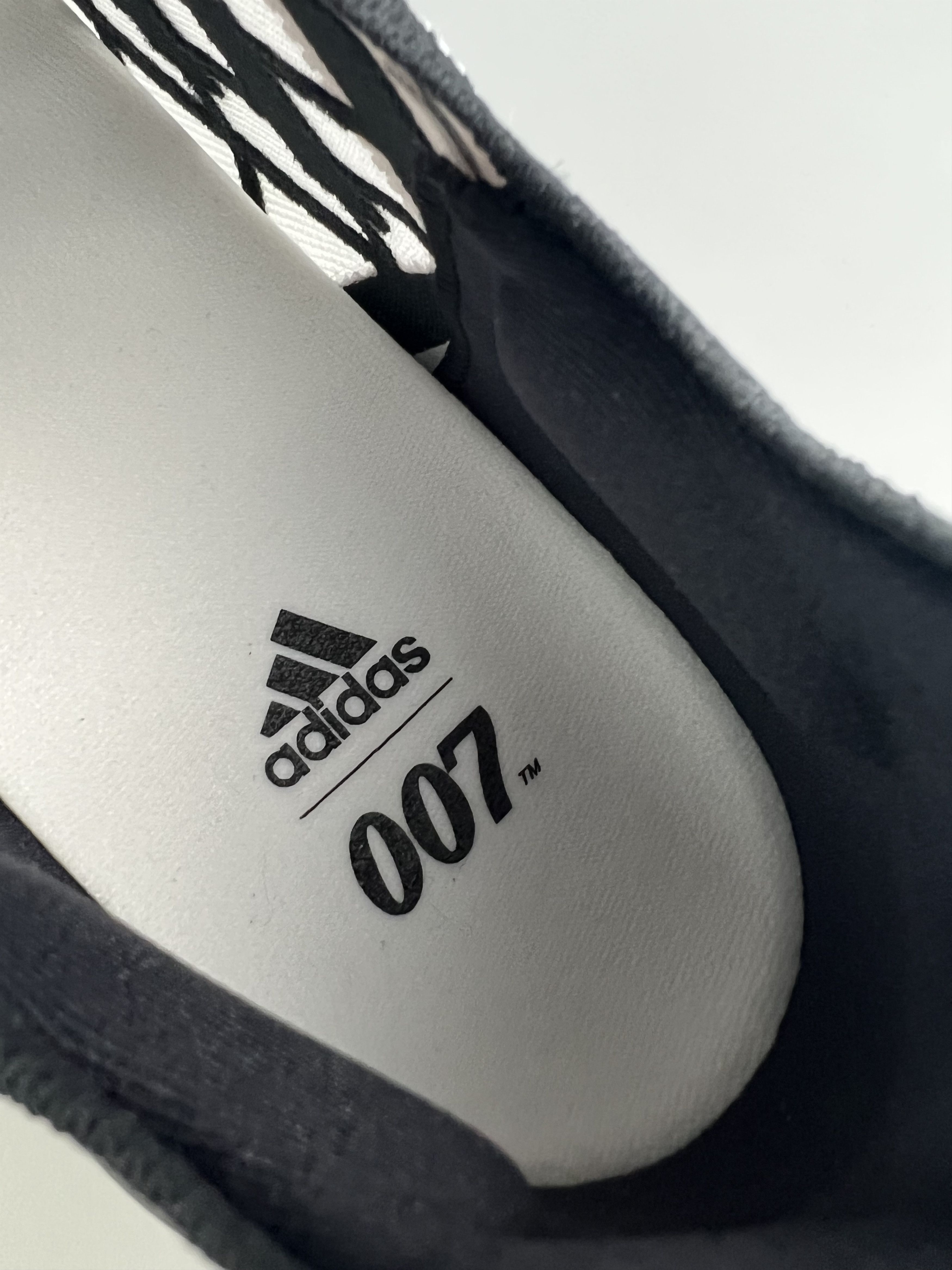 Adidas Adidas x James Bond 007 Ultraboost Summer. RDY US 14 Size US 14 / EU 47 - 7 Thumbnail