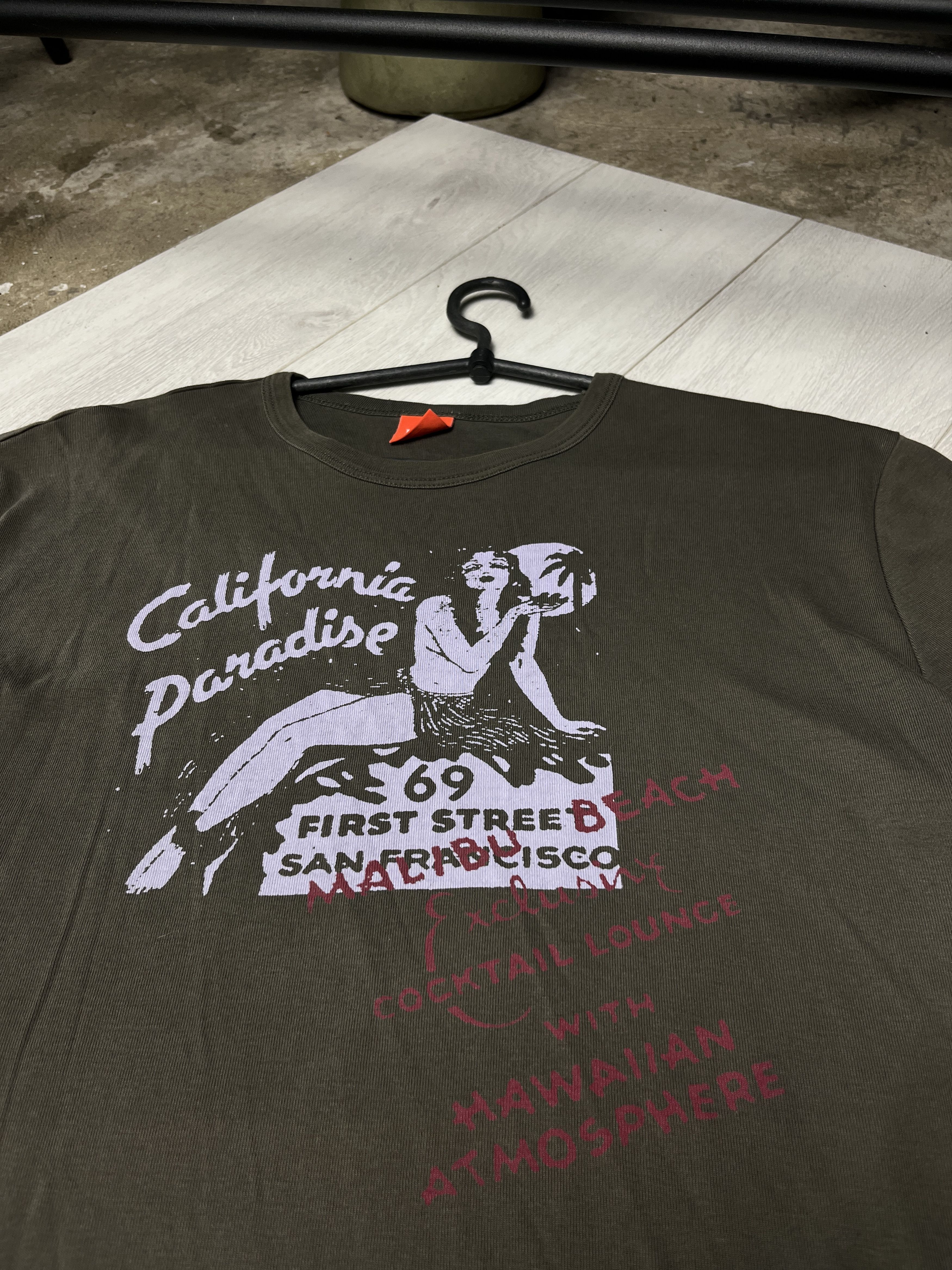 Vintage 2000s BOSS ORANGE TAB "CALIFORNIA PARADISE" TEE - 858 Size US L / EU 52-54 / 3 - 3 Thumbnail