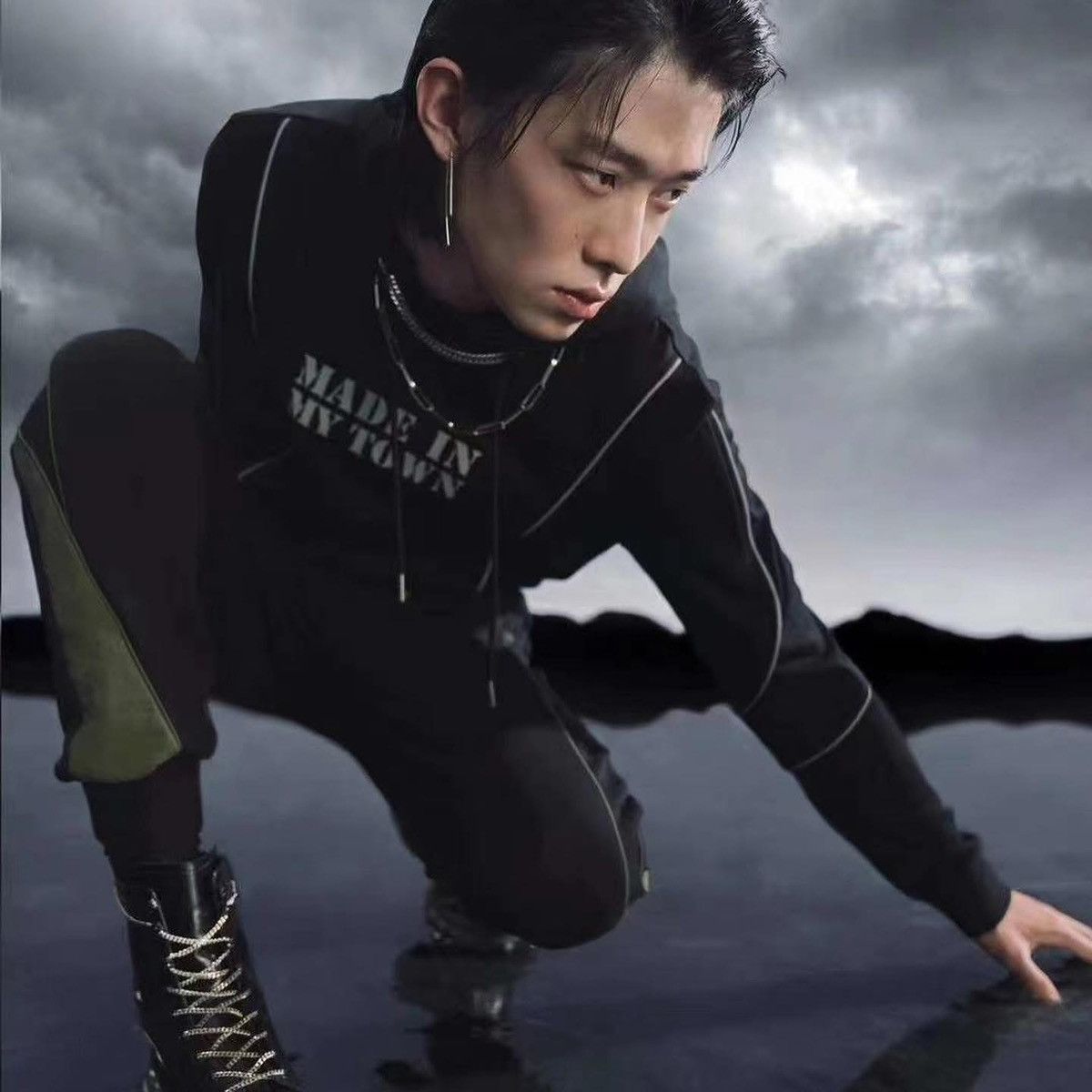 Feng Chen Wang Feng Chen wAng x Cabbeen reflectif limited hoodie Size US M / EU 48-50 / 2 - 3 Thumbnail
