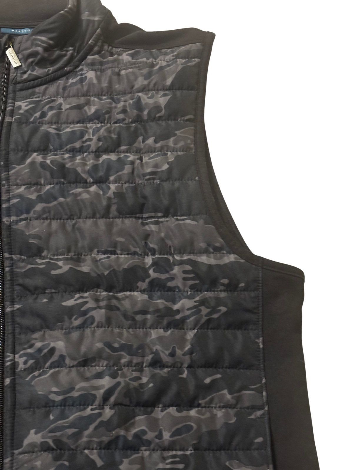 Perry Ellis Men’s camo quilted vest.2238 Size US L / EU 52-54 / 3 - 3 Thumbnail