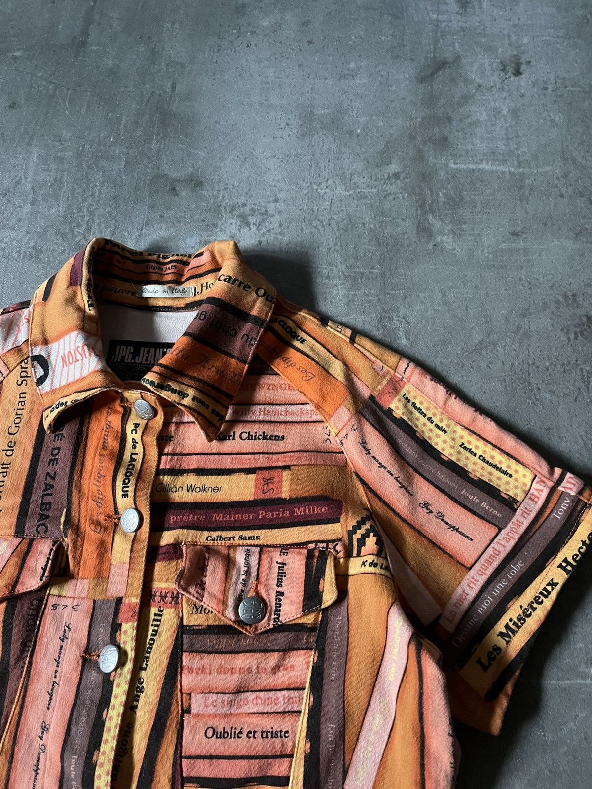 Jean Paul Gaultier Jean Paul Gaultier Bookshelf all over print button up Size US S / EU 44-46 / 1 - 5 Thumbnail