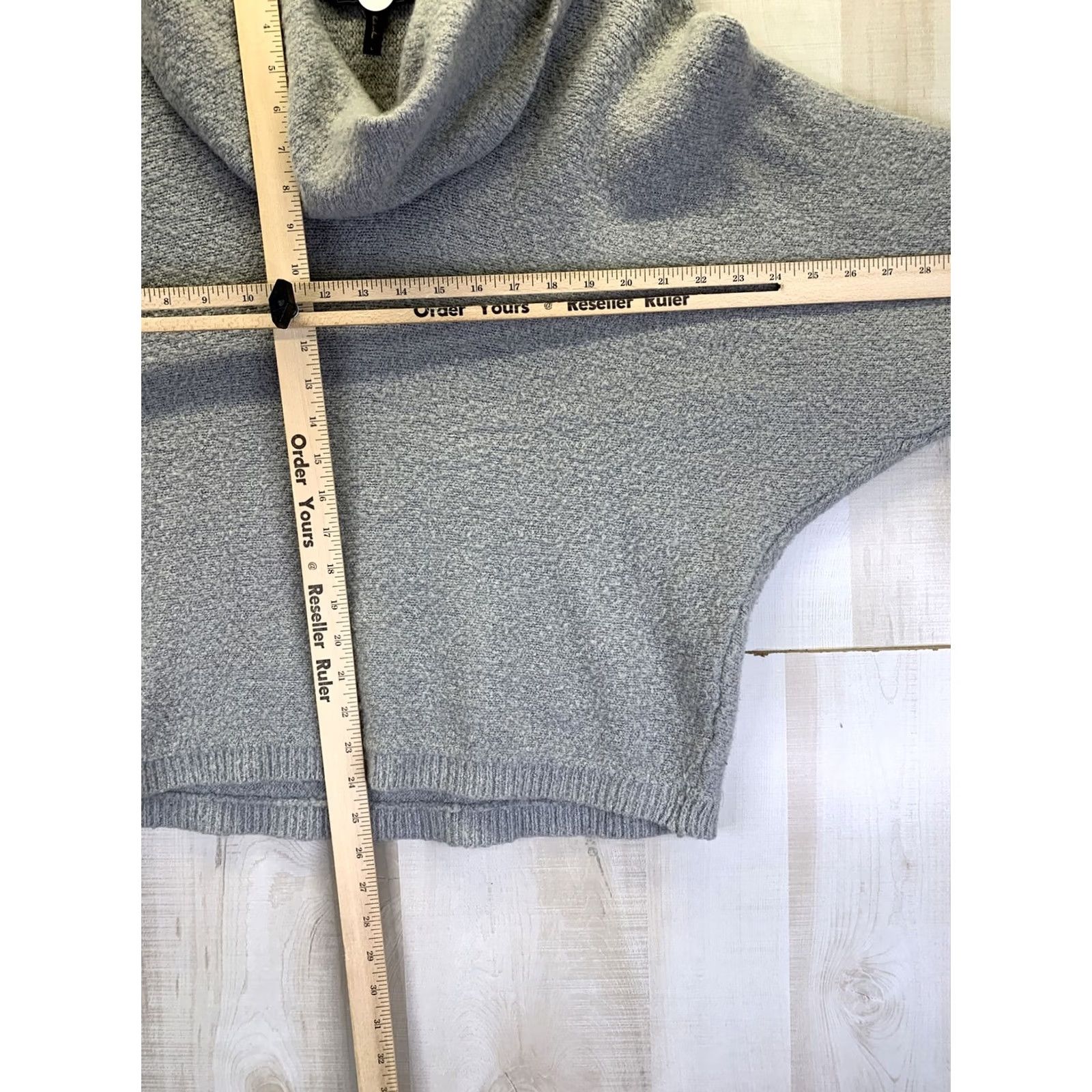 Bcbgmaxazria VINTAGE BCBGMAXAZRIA Knit Sweater 3/4 Sleeve Gray L Wool Blend Cowl Neck Womens Hot Knotty Knot 9359 Size L / US 10 / IT 46 - 4 Thumbnail
