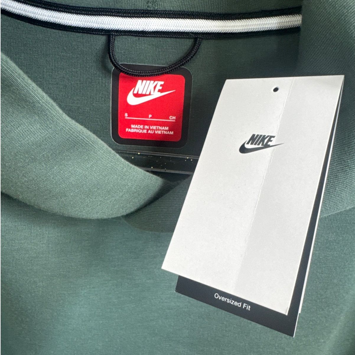 Nike NWT Nike Tech Reimagined Fleece Vintage Green Hoodie Size S Size US S / EU 44-46 / 1 - 6 Thumbnail