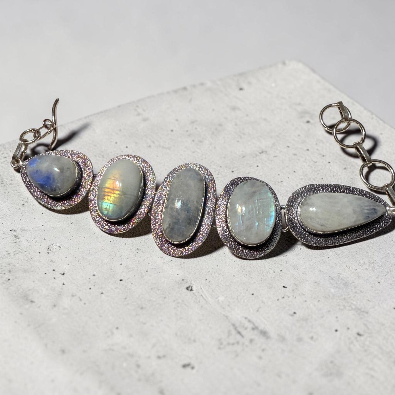 The Unbranded Brand Rainbow Moonstone Bracelet Sterling Silver Plated Size ONE SIZE - 1 Thumbnail