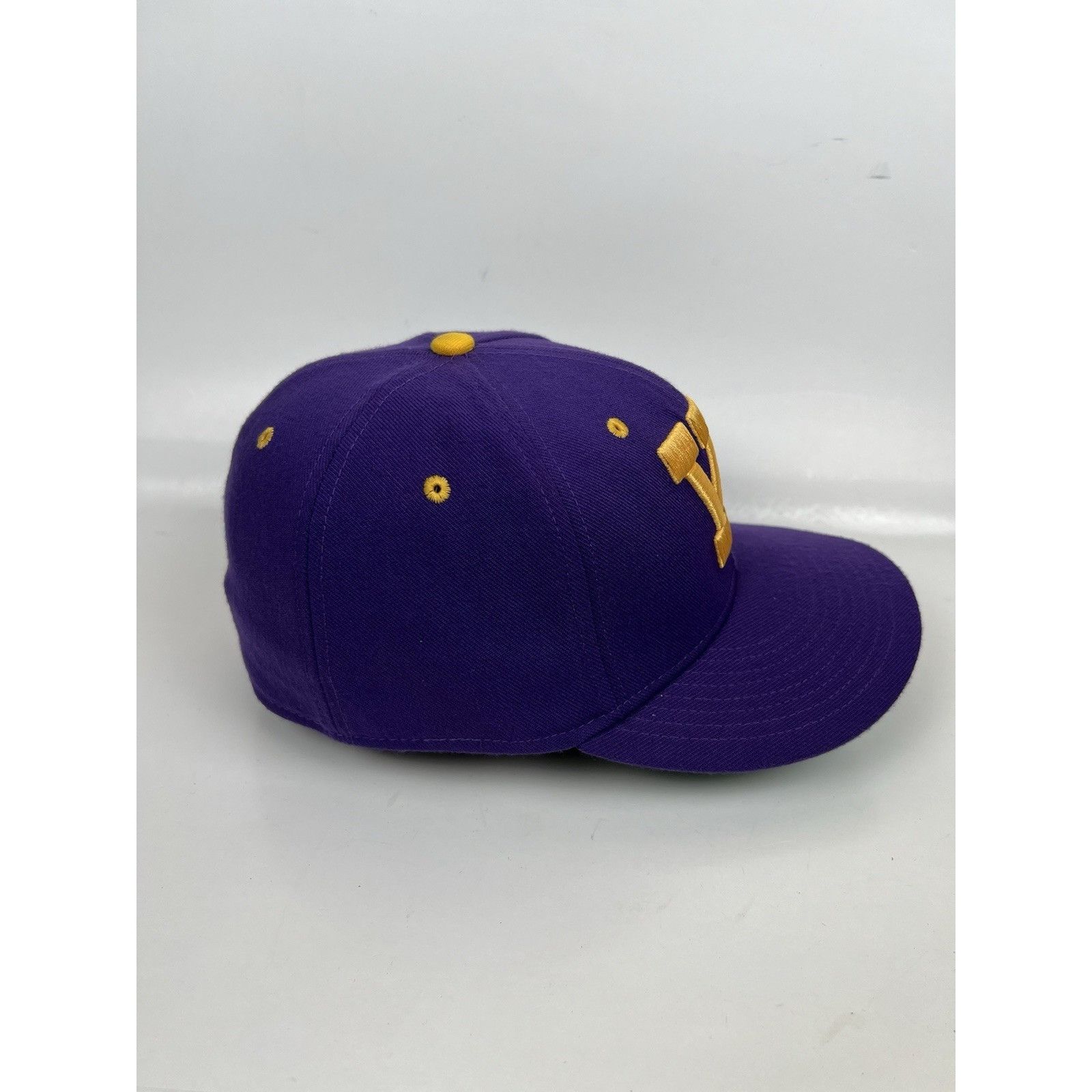 Nike Vintage Nike Washington Huskies Hat Cap Purple Gold NCAA Siz Size ONE SIZE - 4 Thumbnail