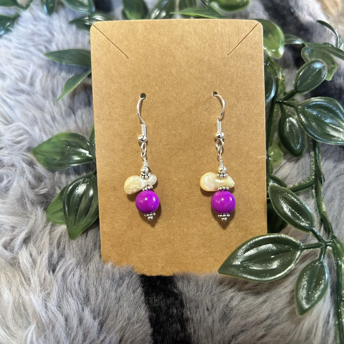 Handmade Handcrafted art glass and mother of pearl dangle earrings Size ONE SIZE - 1 Thumbnail