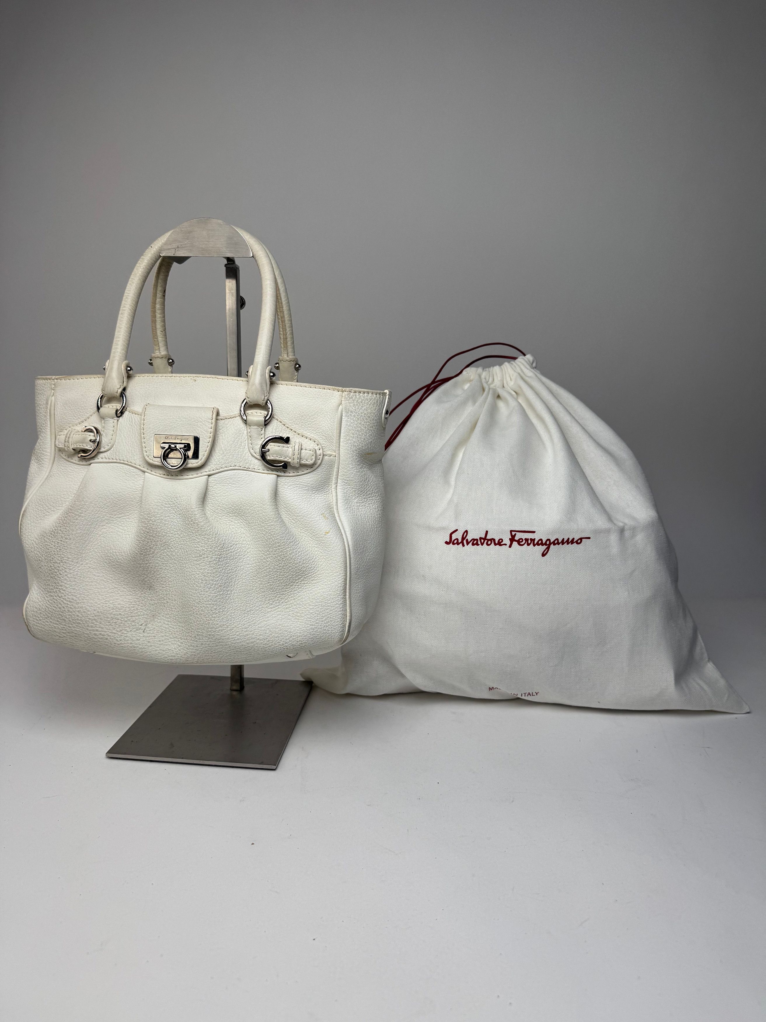 Salvatore Ferragamo Vintage Leather Handbag White Size ONE SIZE - 1 Thumbnail