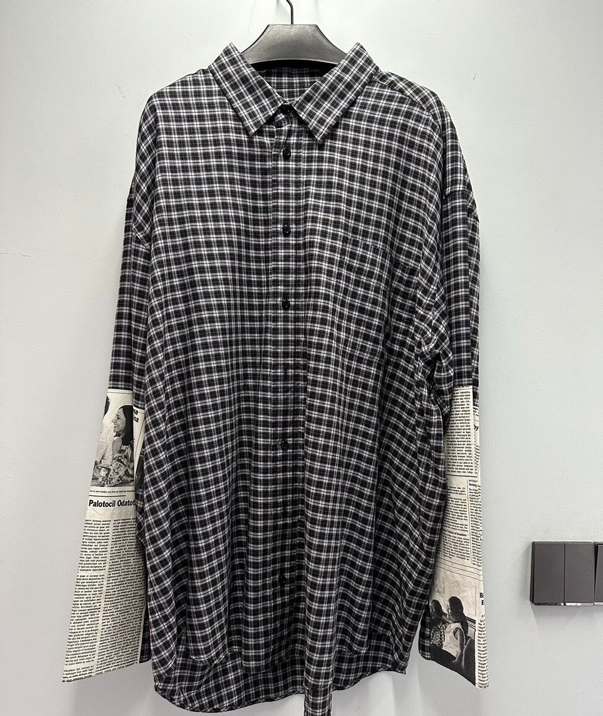 Balenciaga Balenciaga newspaper check shirt Size US XS / EU 42 / 0 - 1 Thumbnail