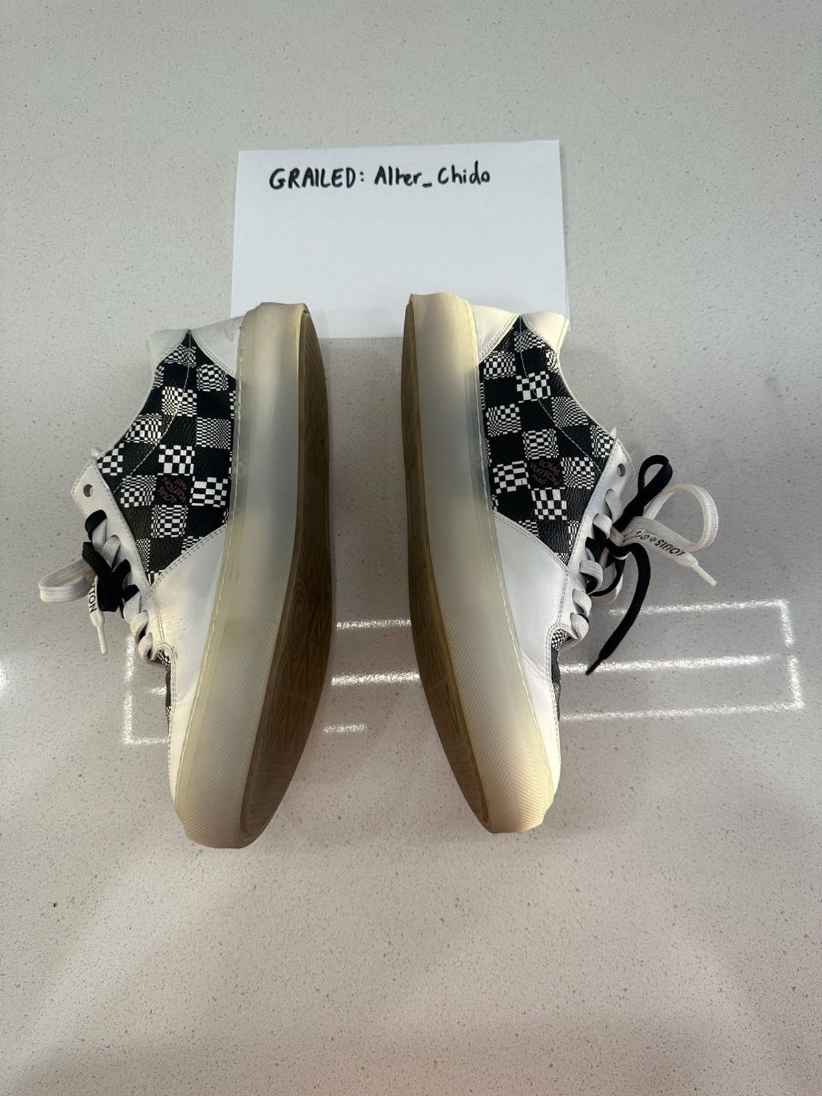 Louis Vuitton Louis Vuitton Ollie Sneaker (LV 7, fits like US8-9) Size US 9 / EU 42 - 3 Thumbnail