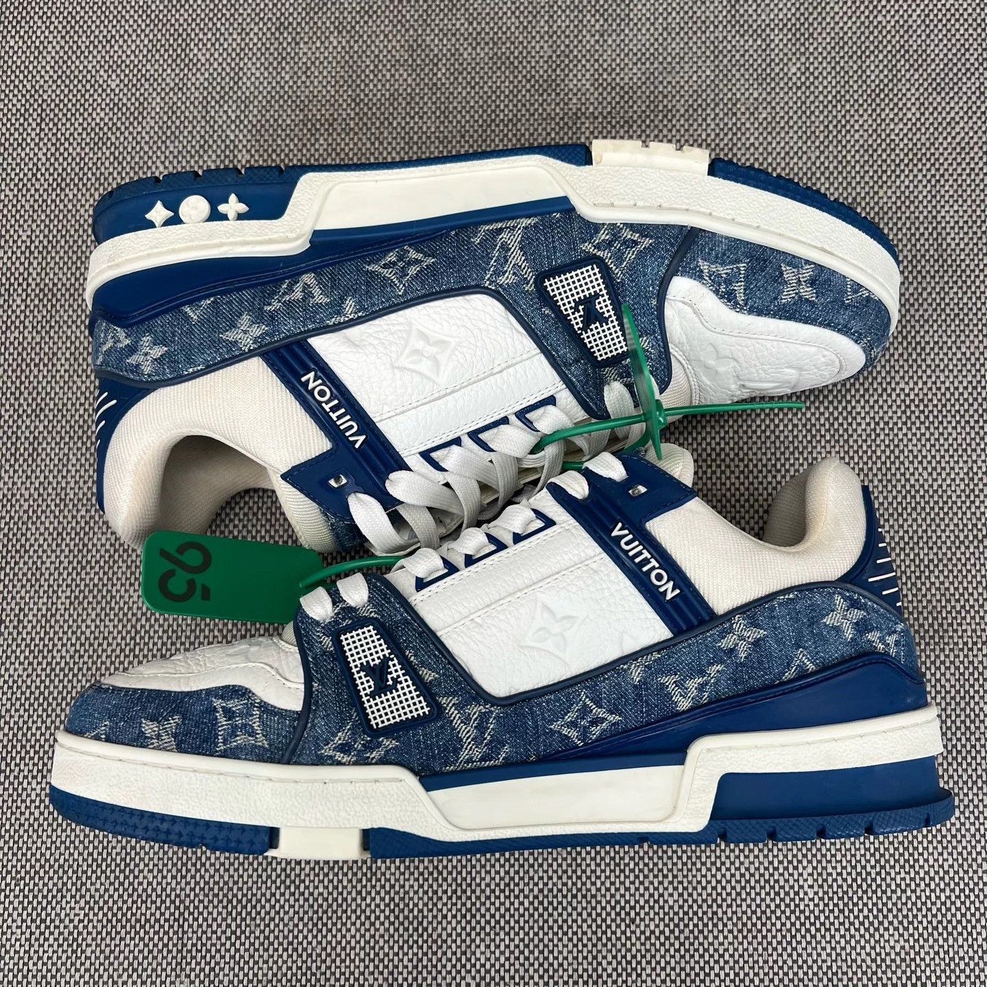 Louis Vuitton LV white blue denim trainer Size US 8 / EU 41 - 3 Thumbnail