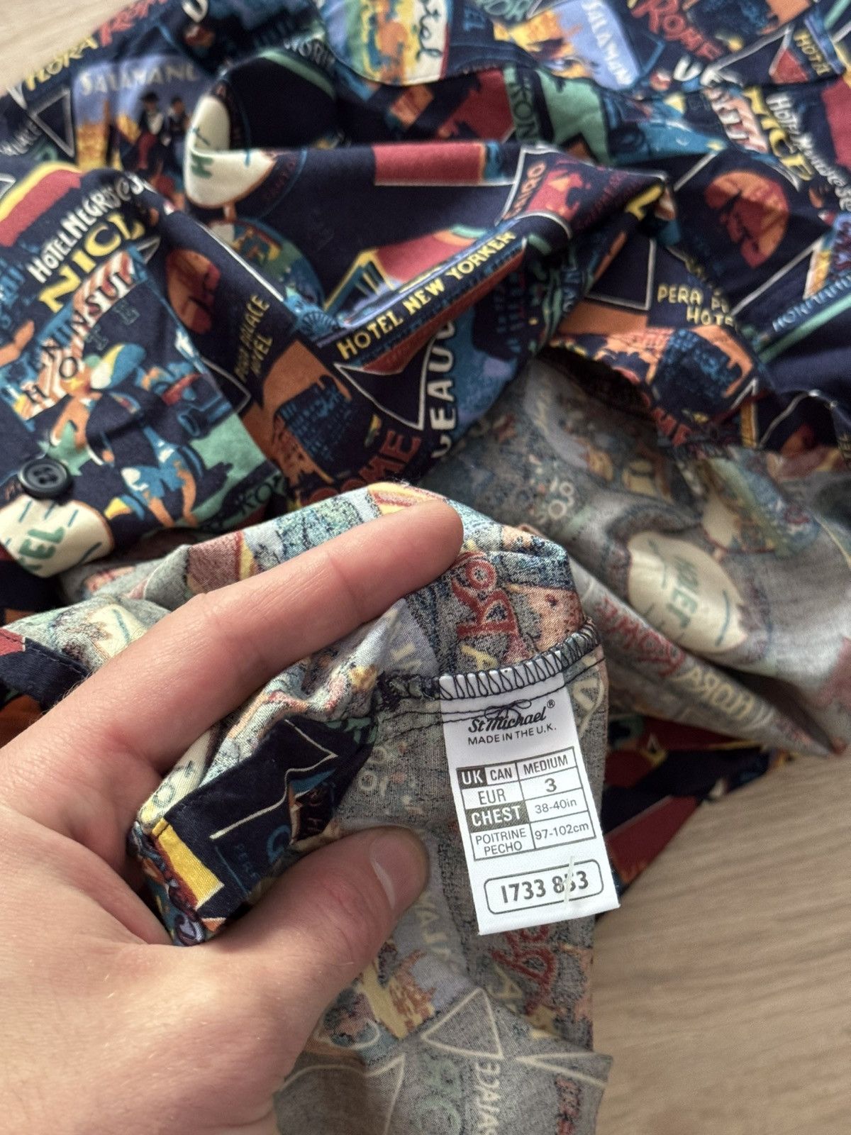 Vintage Vintage 90’s 1991 Mark&Spencer Hawaiian Shirt Size US L / EU 52-54 / 3 - 5 Thumbnail