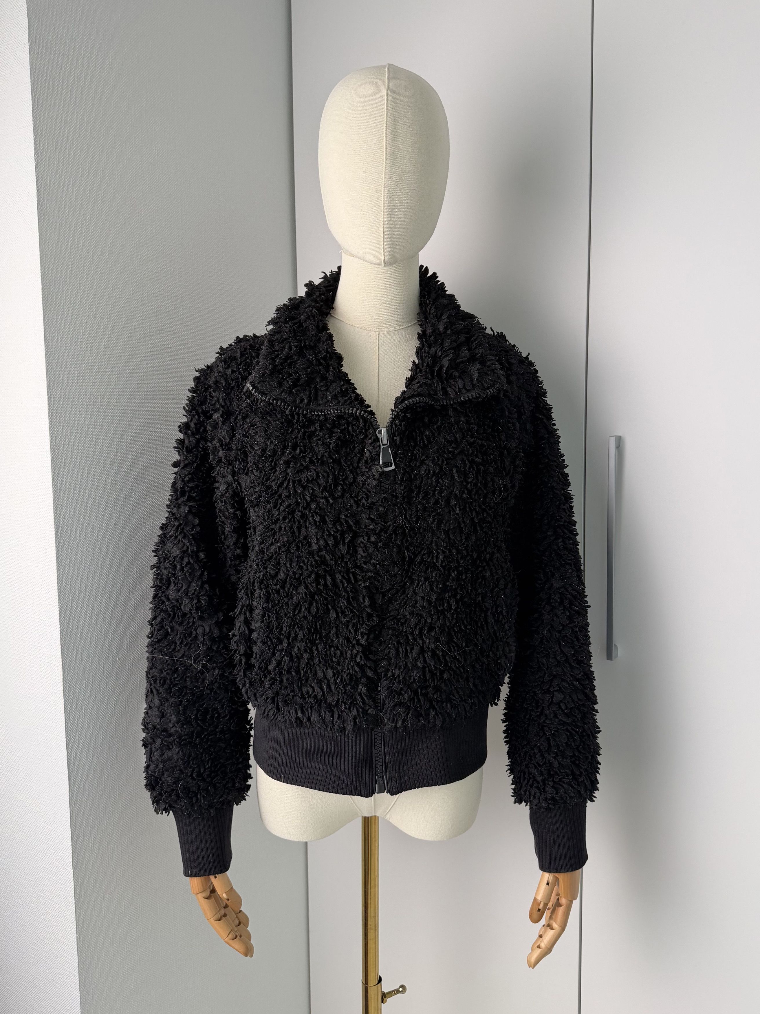 Vintage Vintage Black Teddy Fleece Jacket Women's Zip Up Cropped Size M / US 6-8 / IT 42-44 - 1 Thumbnail