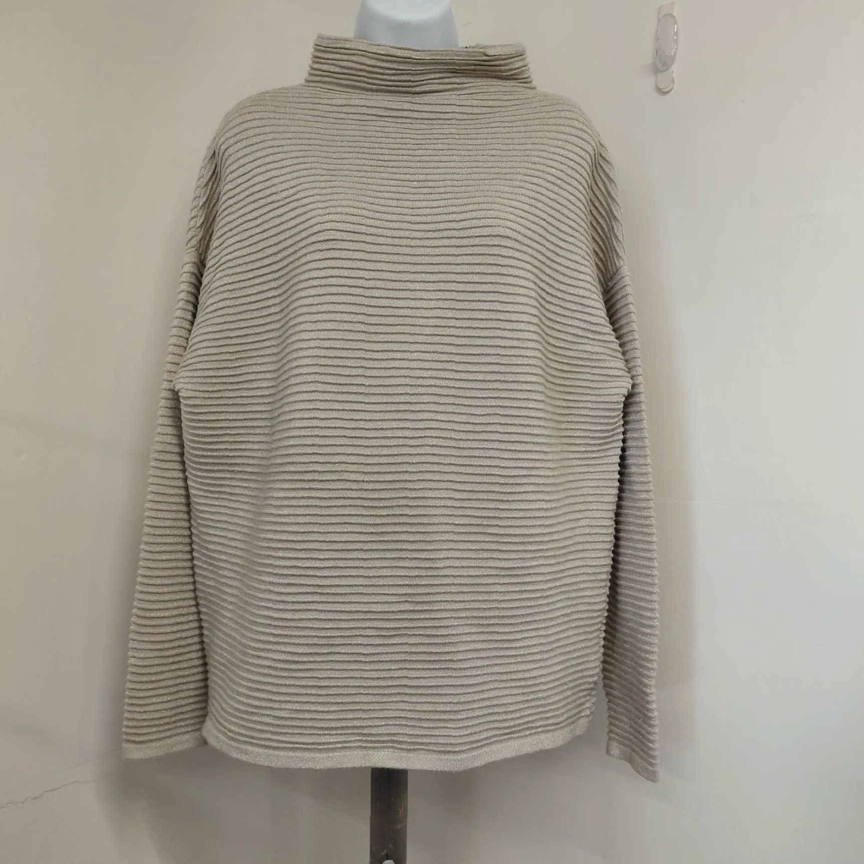 Vintage Tahari Sweater Womens Large Beige Metallic Gold Ribbed Mock Neck Long Sleeve Knit Pullover Size L / US 10 / IT 46 - 2 Thumbnail