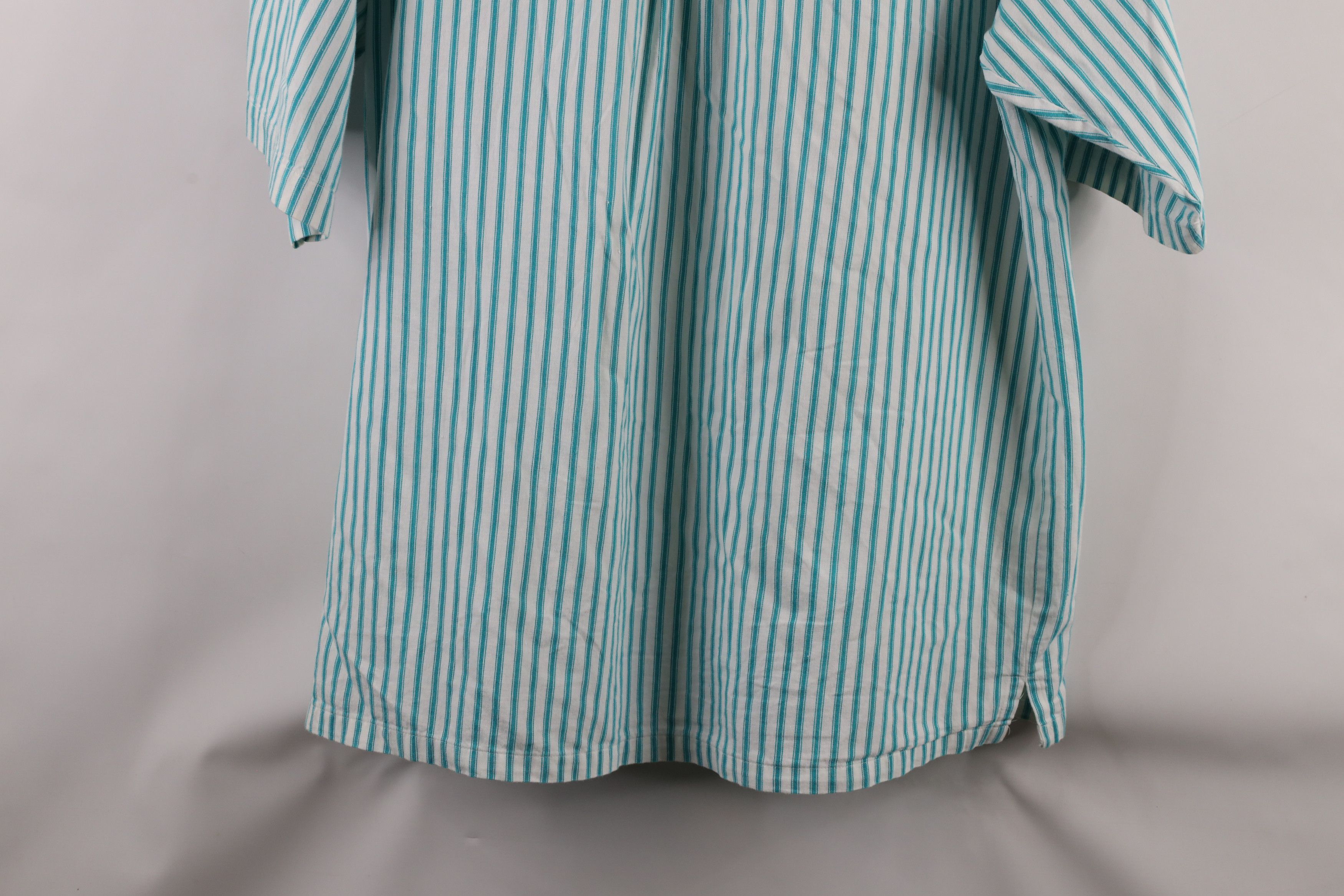 Vintage Vintage 90s Streetwear Short Sleeve Collared Button Shirt Size US XL / EU 56 / 4 - 9 Thumbnail