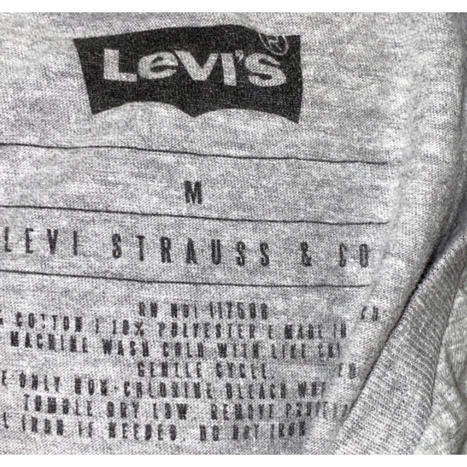 Vintage Levi’s Mens Gray Short Sleeve Basic T-Shirt M Regular Cotton/Polyester Solid 19 In Armpit Size US M / EU 48-50 / 2 - 4 Thumbnail