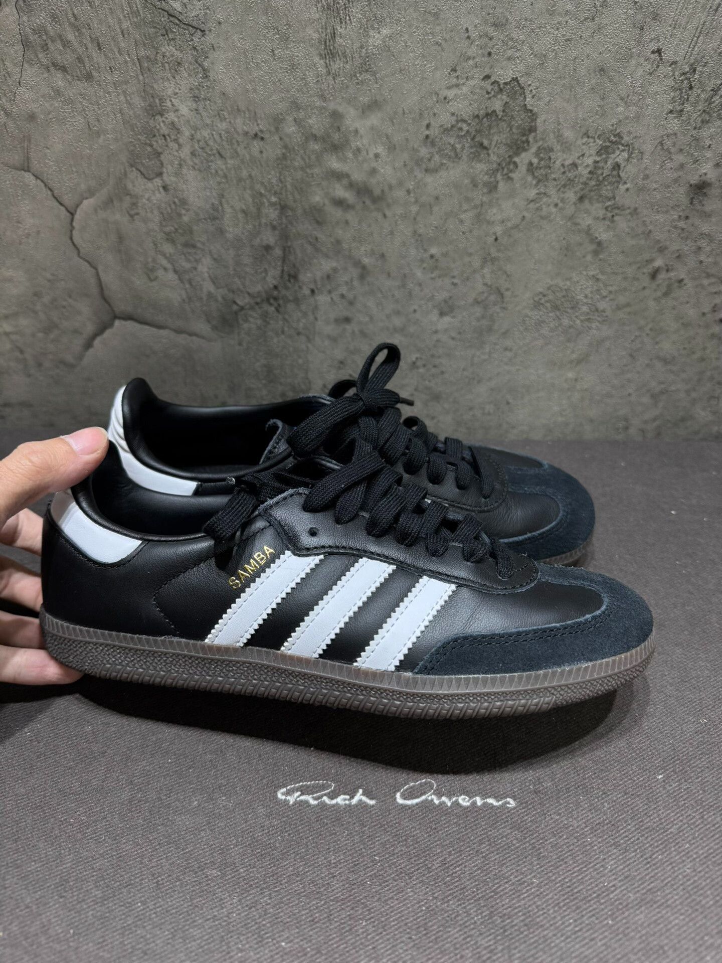 Adidas Adidas Retro Black Lowtop Sneakers 36 Men Size US 5 / EU 37 - 1 Thumbnail