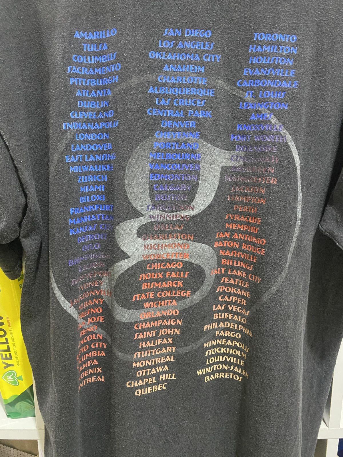 Vintage Vintage 1998 Black Garth Brooks Fresh Horses Tour t-shirt. Size US L / EU 52-54 / 3 - 6 Thumbnail