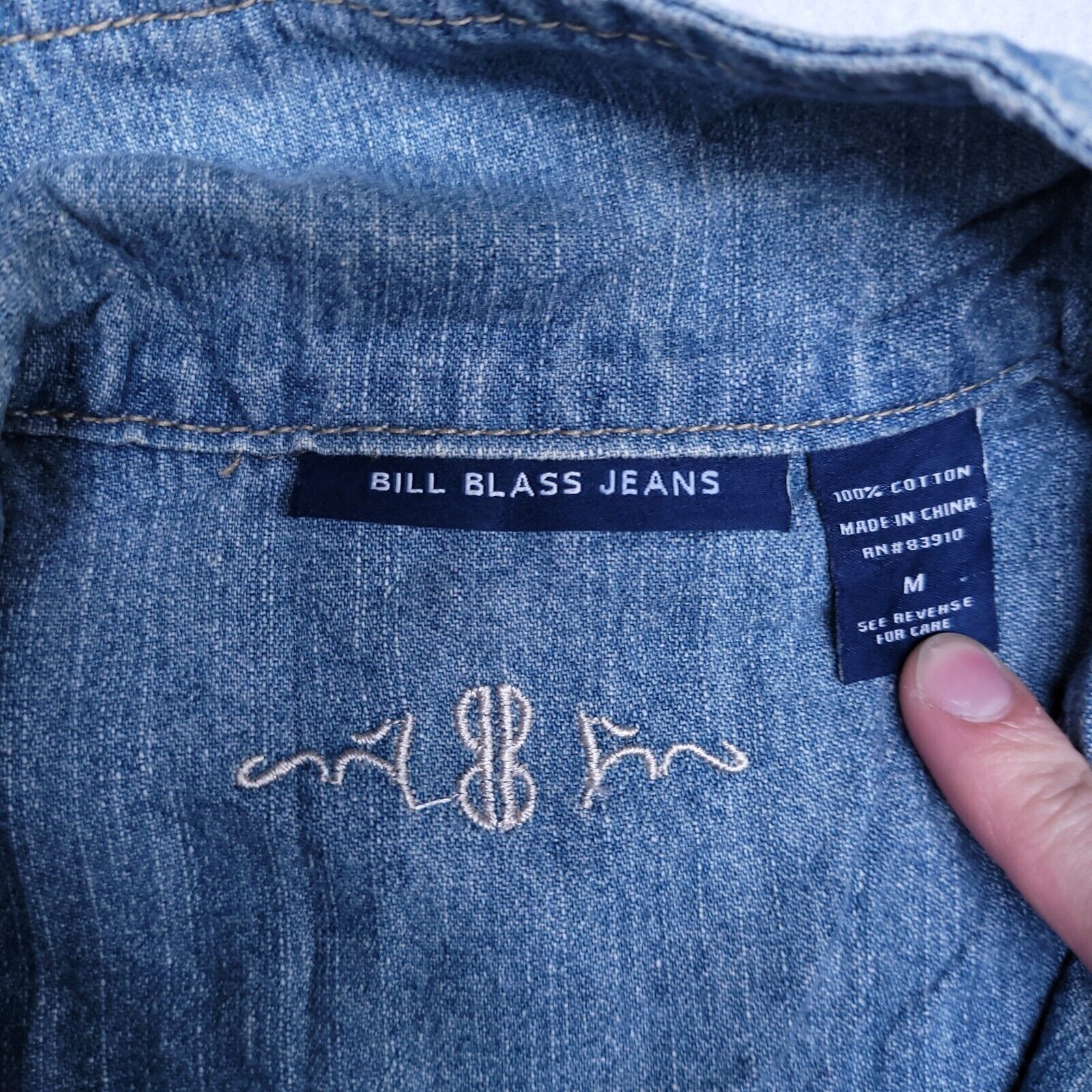 Bill Blass Bill Blass Jeans Button Denim Jean Jacket Womens Size M Blue Size M / US 6-8 / IT 42-44 - 3 Thumbnail