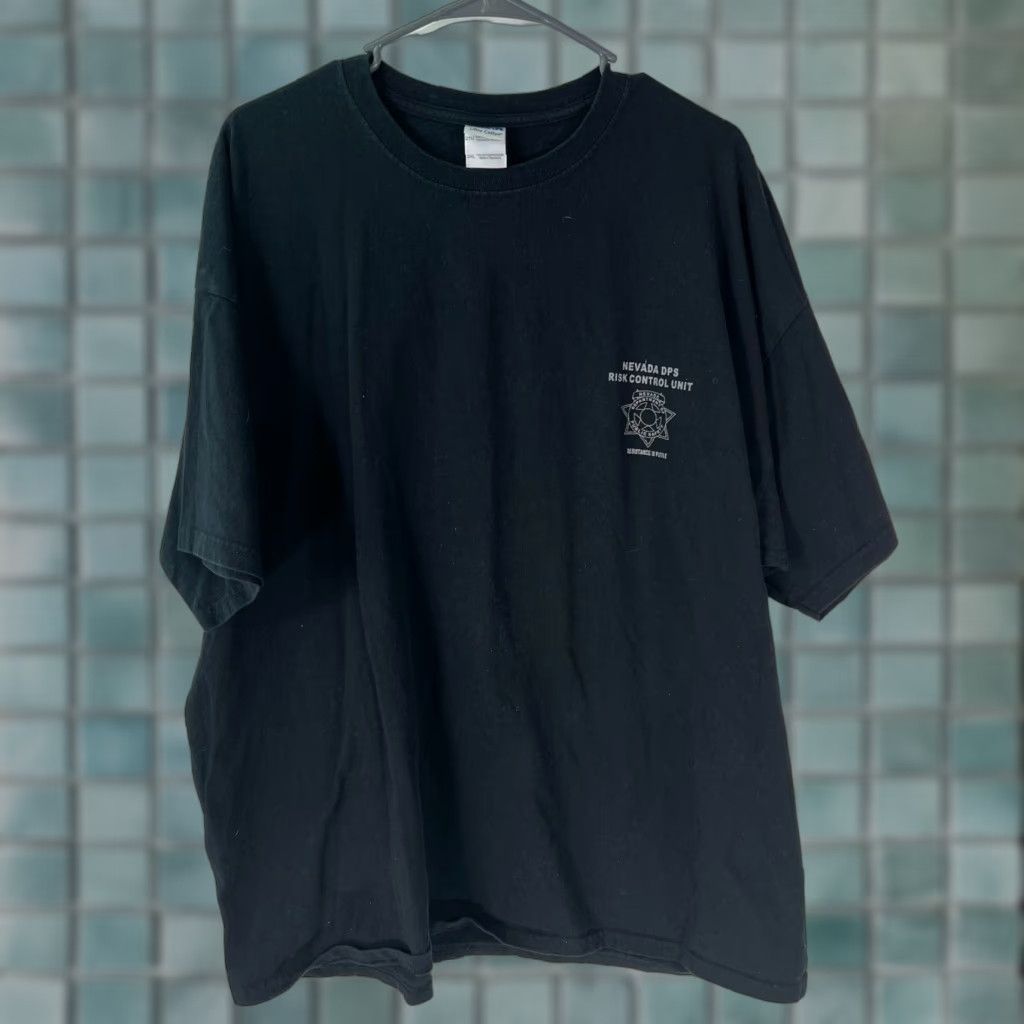 Gildan VINTAGE Gildan Mens Graphic Tee T-Shirt Crew Neck Black 2XL Short Sleeve 100% Cotton Mens Clothing Size US XXL / EU 58 / 5 - 1 Thumbnail