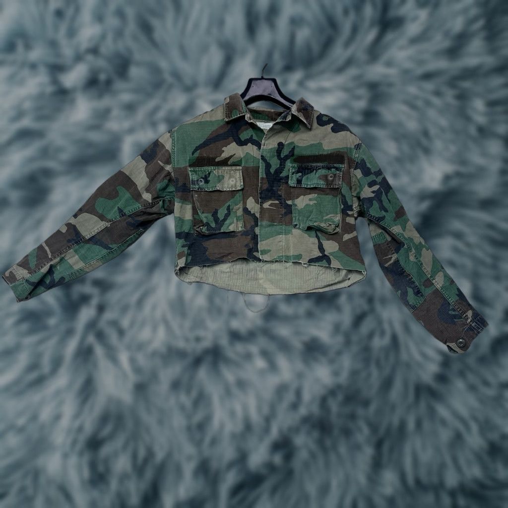 Vintage VINTAGE Dirty Hippie Upcycled Army Camo Shirt Jacket Jacket Casual Unisex Adults Size S Green Camouflage Military Style Rock Boho Hippie 1975 90s? Size US S / EU 44-46 / 1 - 1 Thumbnail