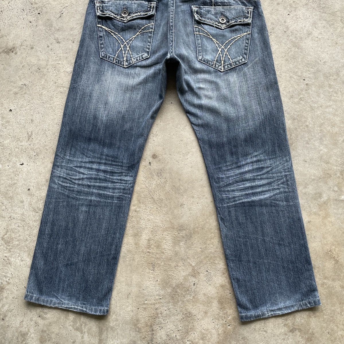 Japanese Brand Vintage Distressed Japanese Faded Denim Jeans Pants W35x28.5 Size US 35 - 11 Thumbnail