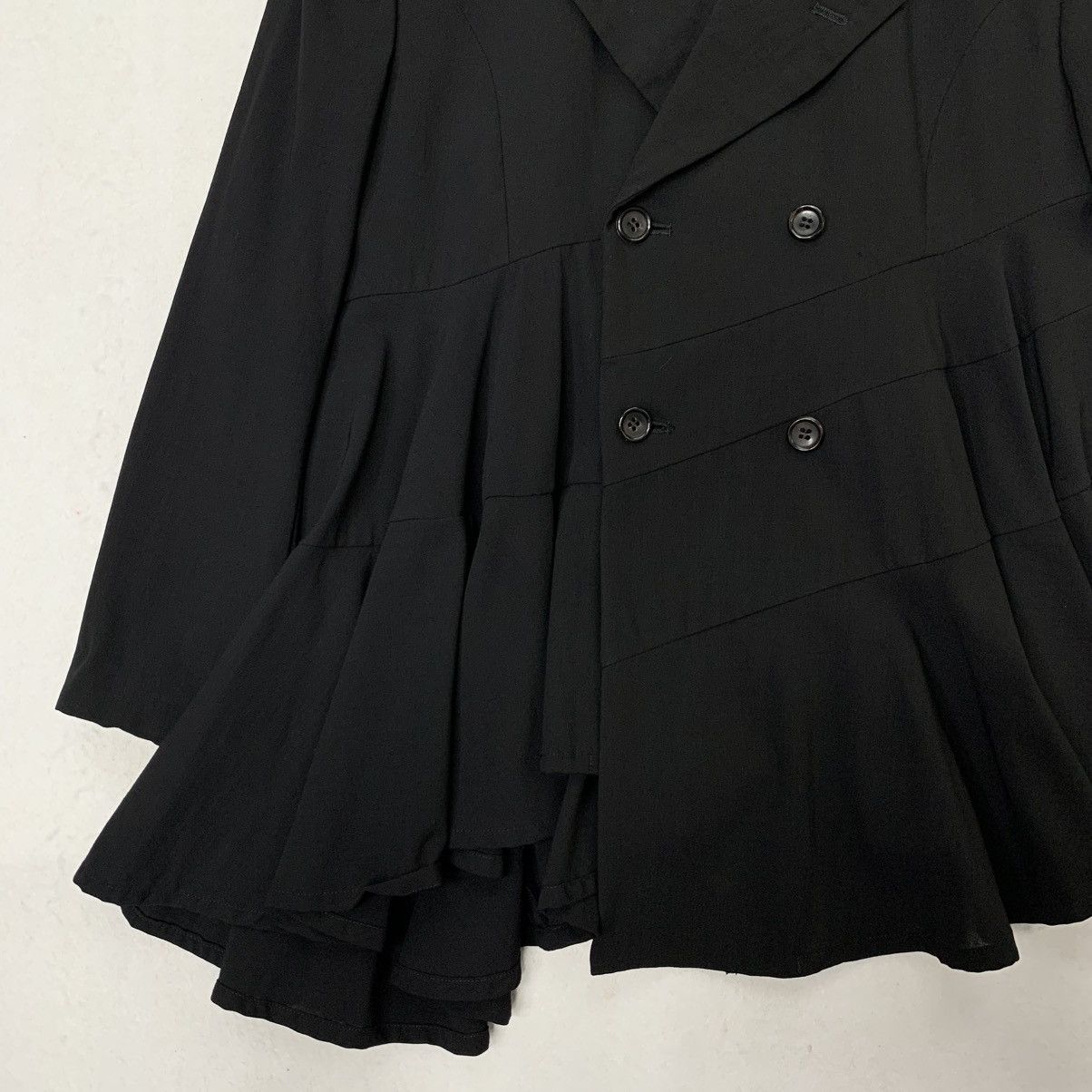 Comme des Garcons Comme des Garçons SS1988 "Frontless, Lame Sequins" Blazer Size S / US 4 / IT 40 - 4 Thumbnail
