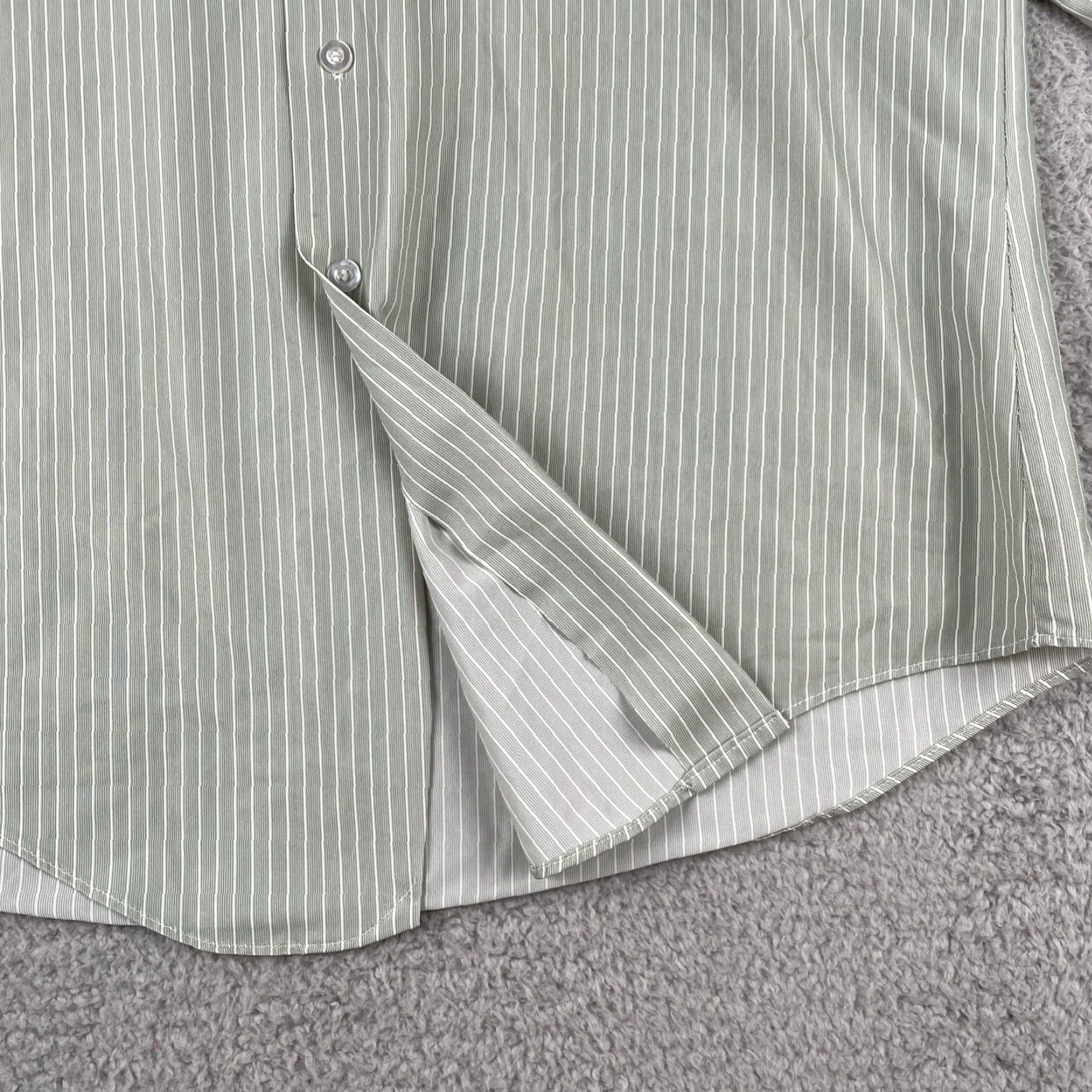 Van Heusen VINTAGE Van Heusen Shirt Mens Large Button-Up Mossy Green Striped 70s Size US L / EU 52-54 / 3 - 7 Thumbnail
