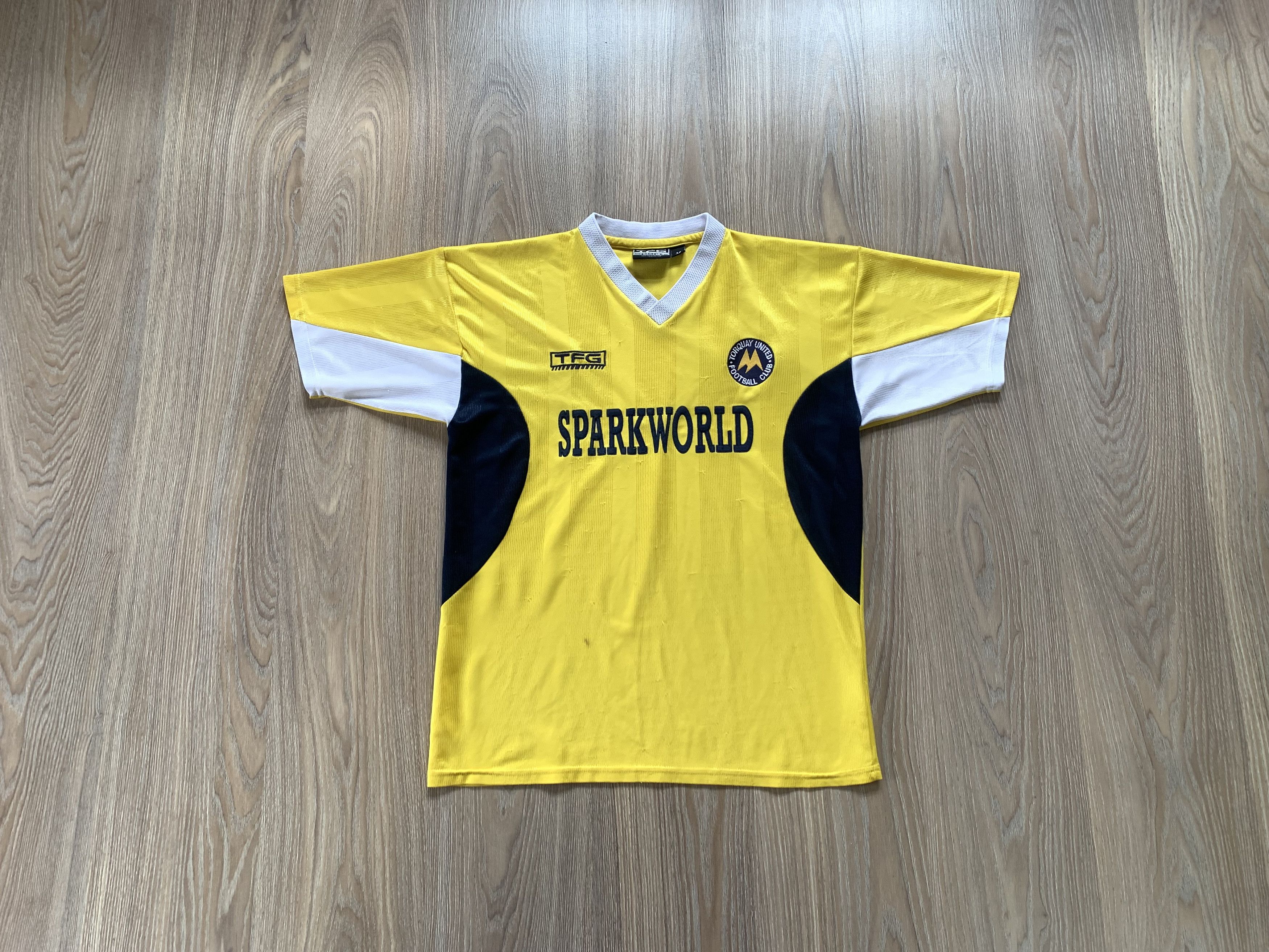 Sports Specialties TFG Sports Torquay United FC Sparkworld Soccer Jersey 01-03 Size US M / EU 48-50 / 2 - 1 Thumbnail