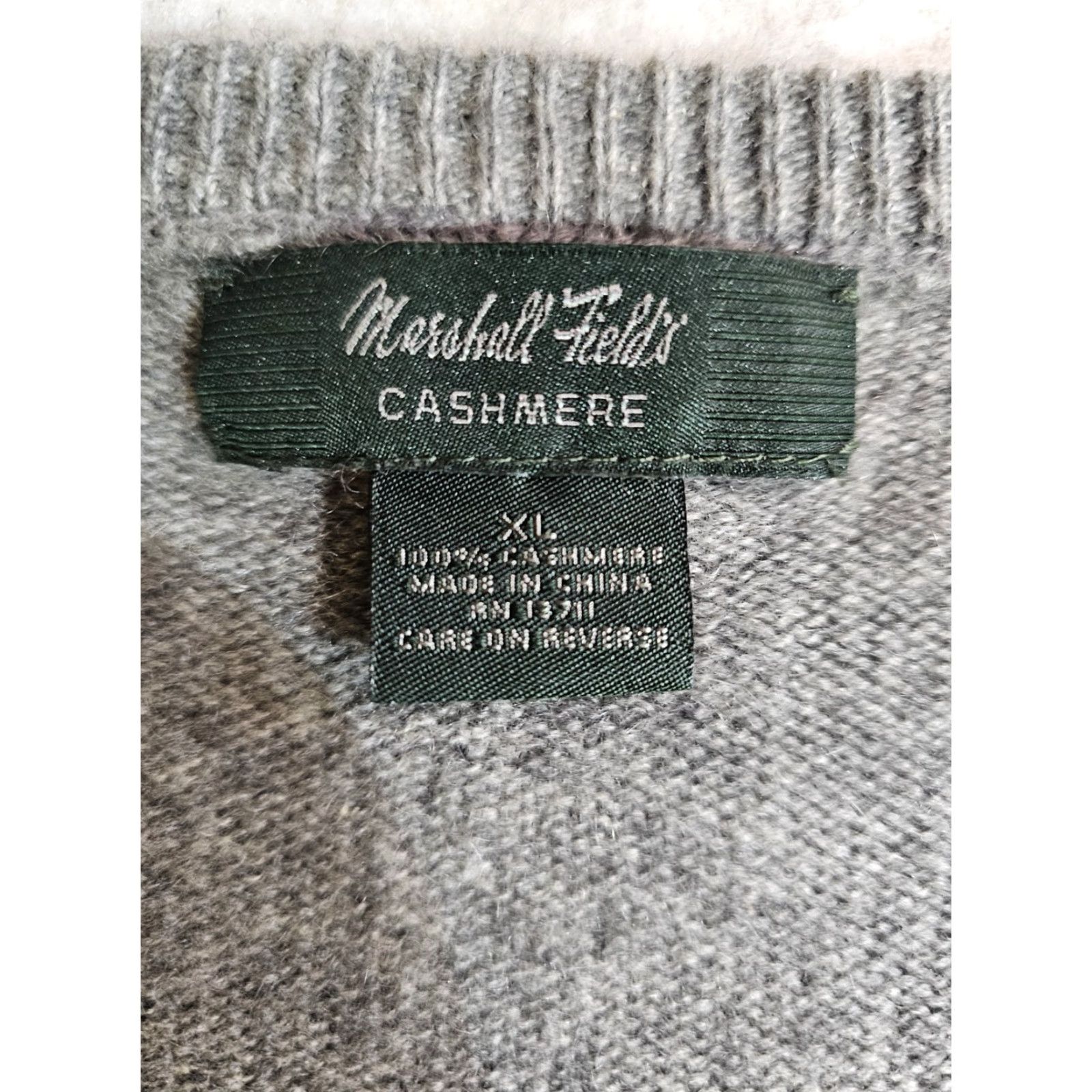 Vintage VINTAGE Marshall Field's 100% Cashmere Pullover Sweater V-Neck Mens XL Gray Size US XL / EU 56 / 4 - 4 Thumbnail