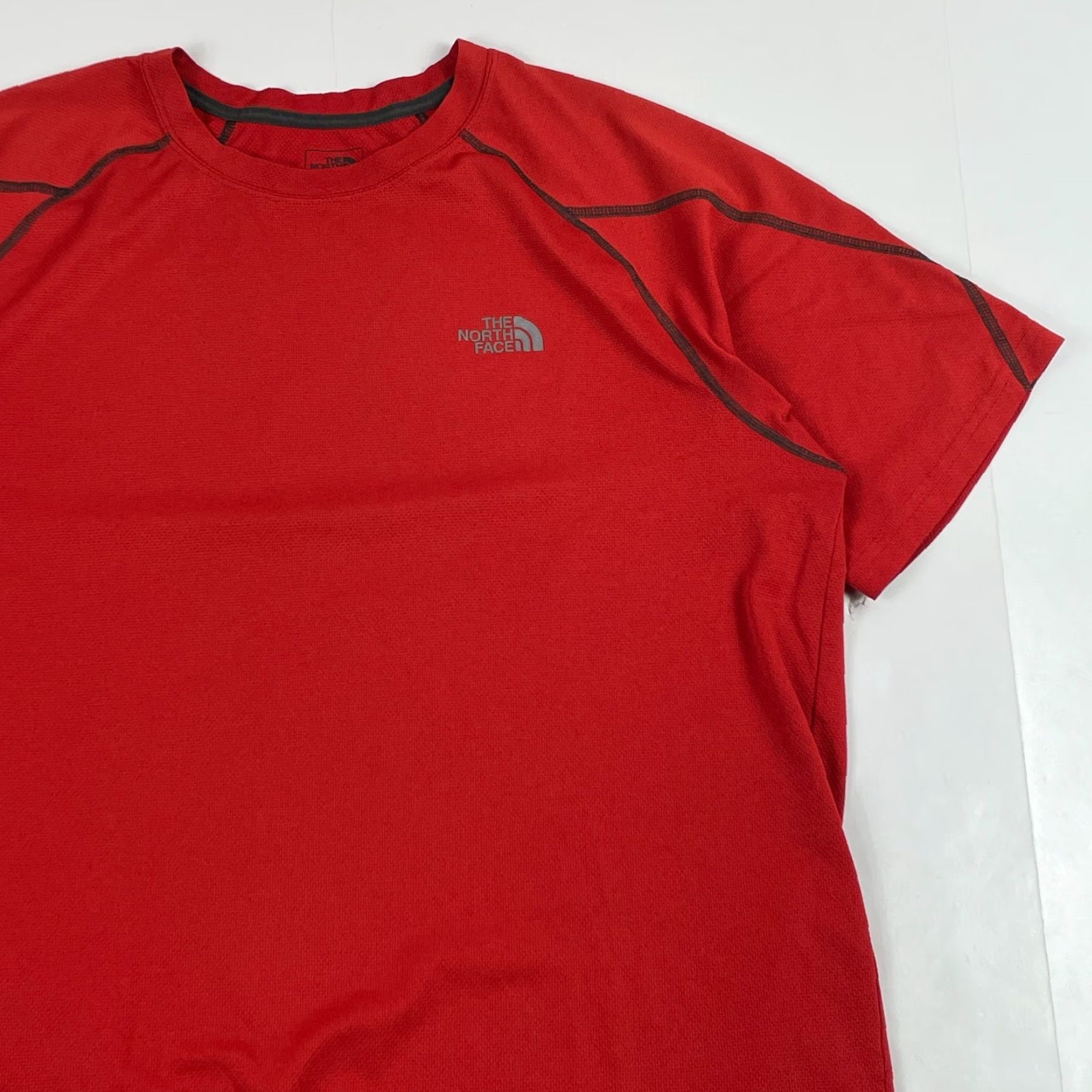The North Face VINTAGE The North Face Shirt Mens Medium Red Flashdry Short Sleeve Hiking Workout Gym Size US M / EU 48-50 / 2 - 3 Thumbnail