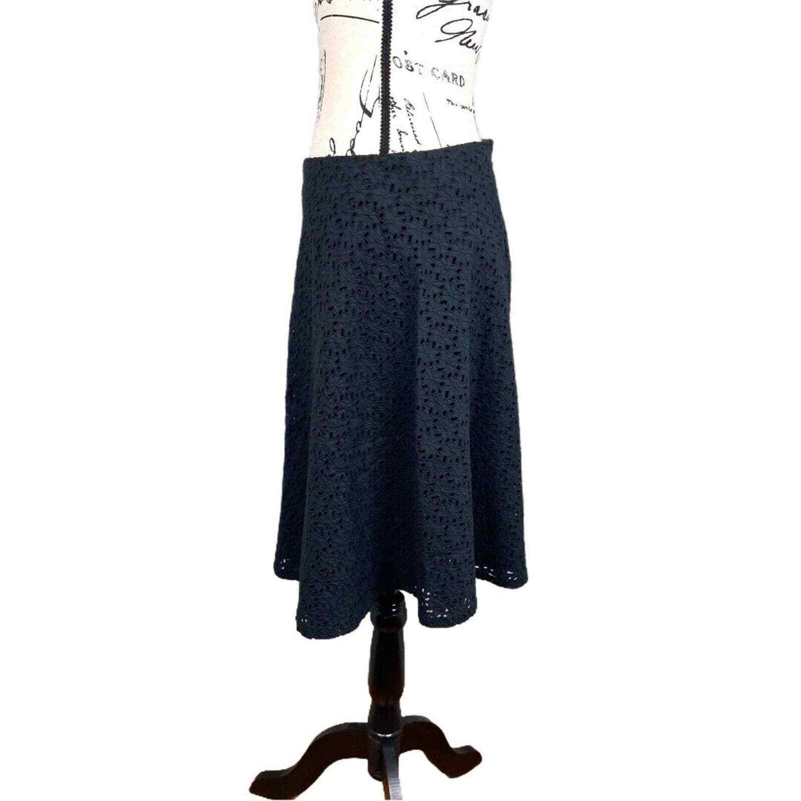 Gap GAP A-Line Skirt Knee Length Floral Eyelet Black Cotton 4 Size 27" / US 4 / IT 40 - 6 Thumbnail