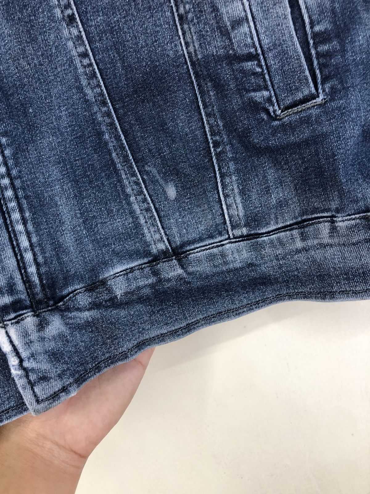 Japanese Brand Vintage Burtle Distressed Denim Workwear Jacket Size US L / EU 52-54 / 3 - 14 Thumbnail