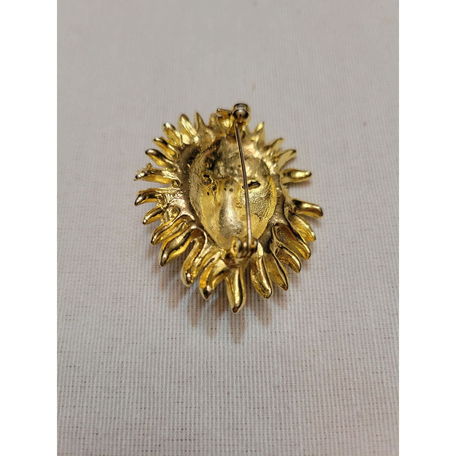 Other Vtg Gold Toned Emerald Eye Rhinestone Lion Head 2" Brooch Size ONE SIZE - 4 Thumbnail