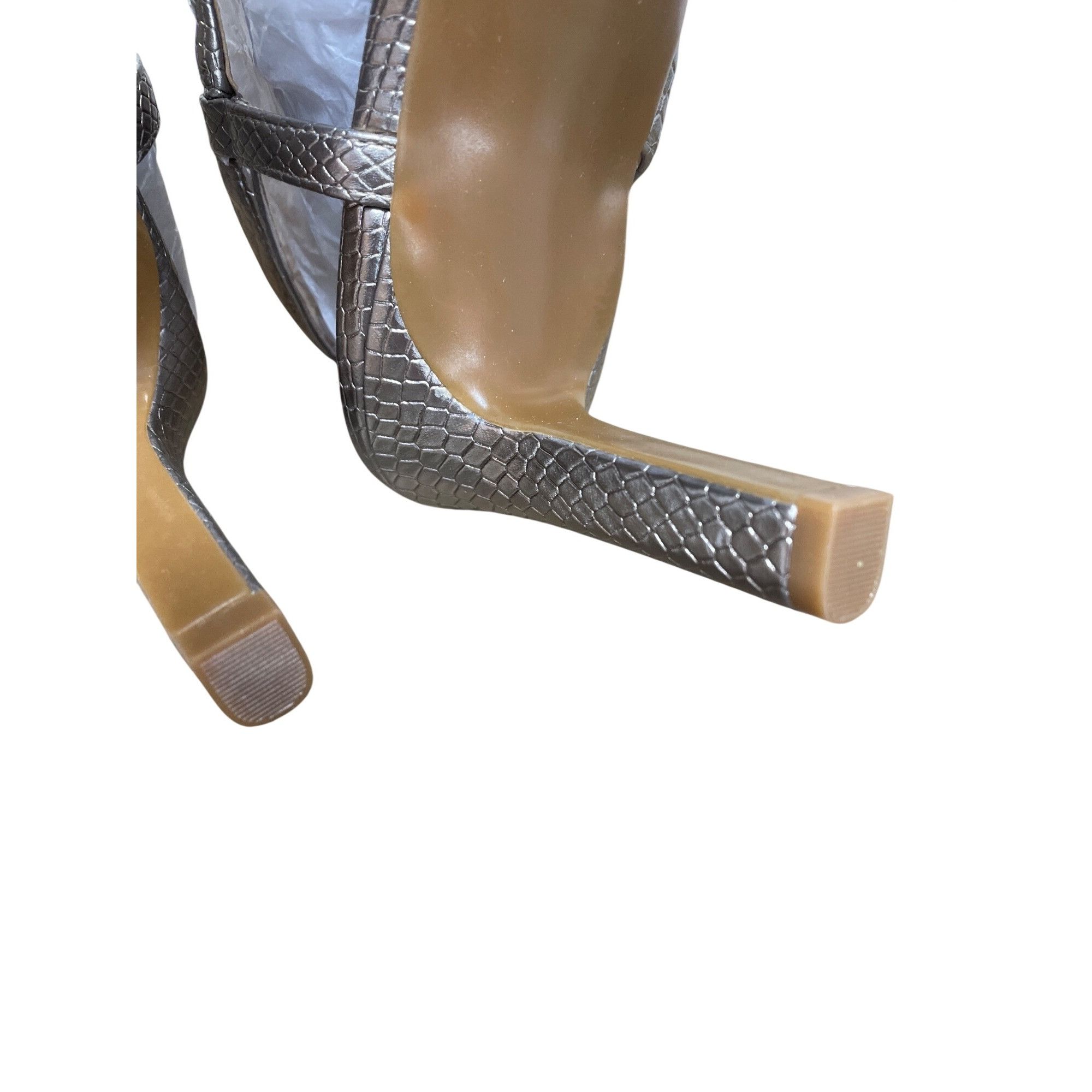Other Naturalizer Abby Womans Silver diamond pattern Slingback hee Size US 9 / IT 39 - 6 Thumbnail