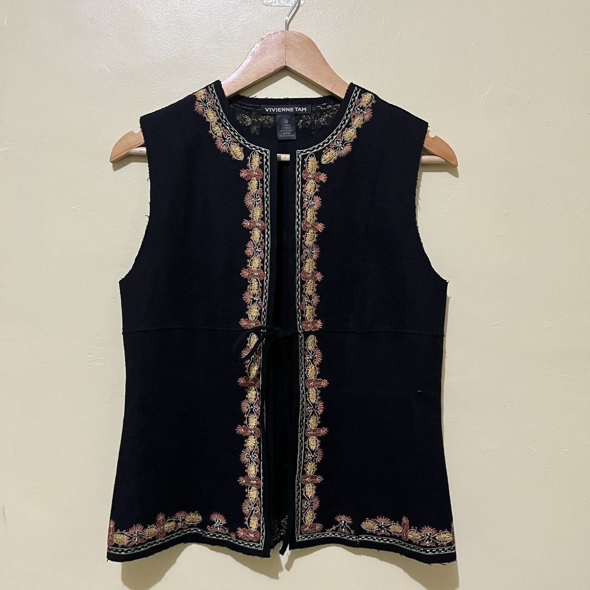 Vivienne Tam VINTAGE VIVIENNE TAM - FLORAL EMBROIDERY DESIGN VEST Size S / US 4 / IT 40 - 2 Thumbnail