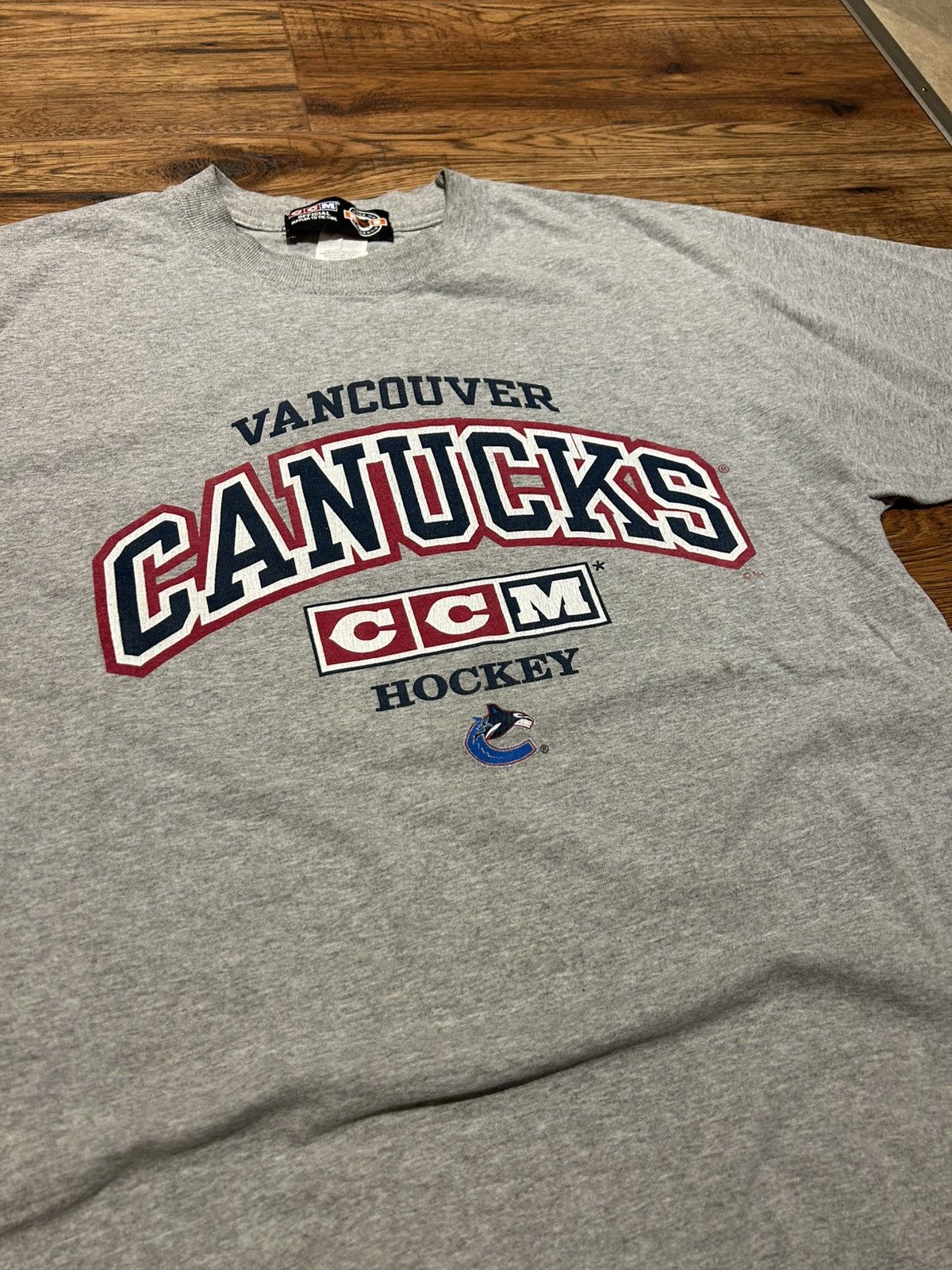 Ccm CCM Vancouver Canucks NHL Hockey Vintage Graphic Tee Size US L / EU 52-54 / 3 - 2 Thumbnail