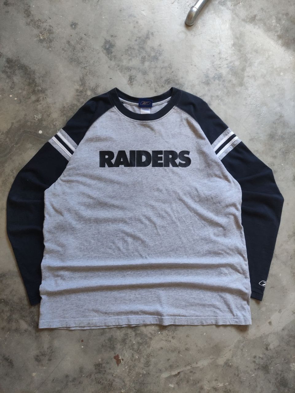 NFL NFL Raiders Raglan Long Sleeve T-Shirt Grey Black Size US XL / EU 56 / 4 - 1 Thumbnail