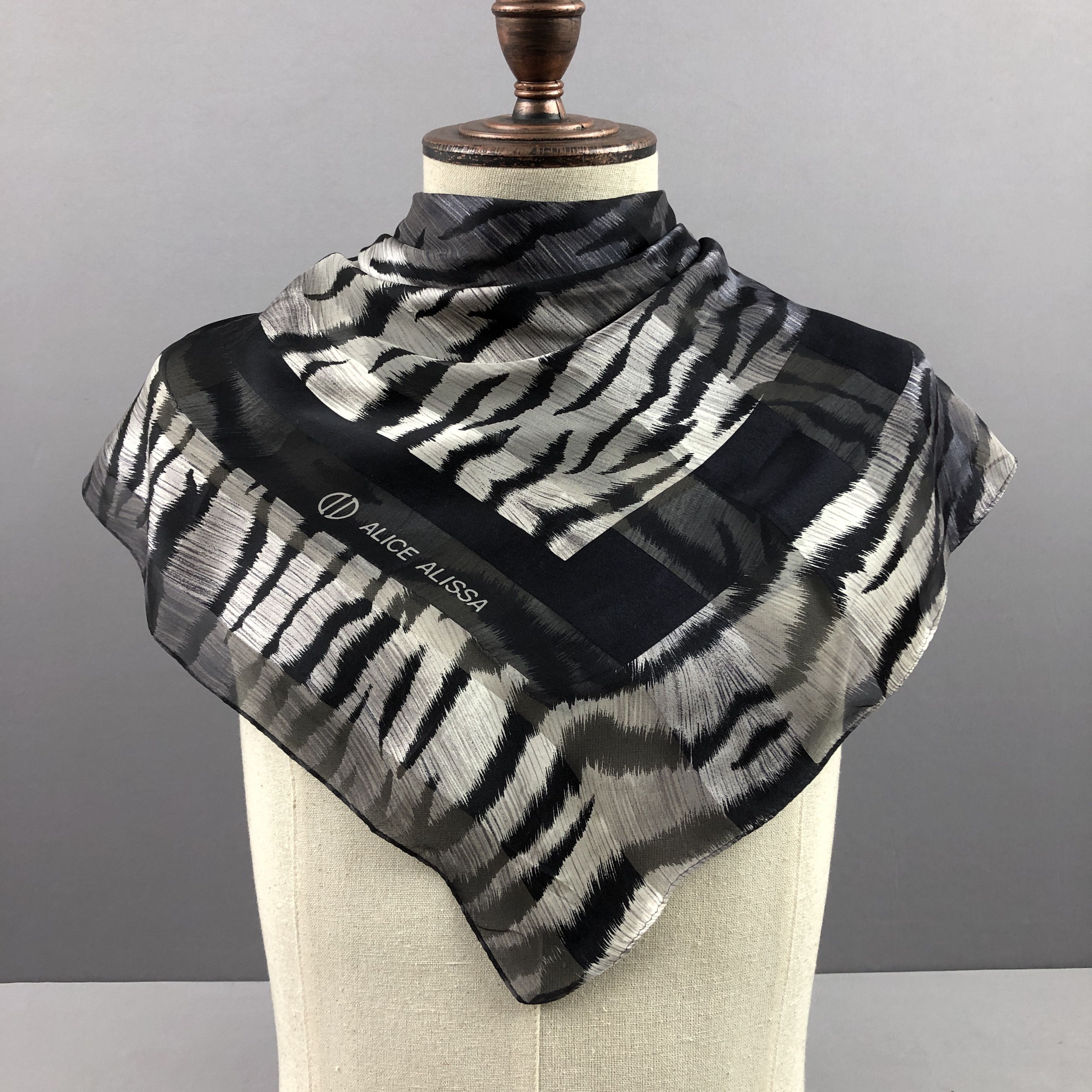 Japanese Brand Vintage Alice Alissa SILK Scarf Twill Stole Wraps Scarves Size ONE SIZE - 2 Thumbnail