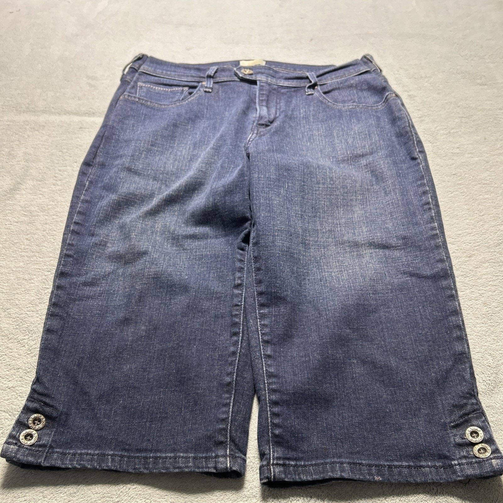Levi's Levis Baggy Tapered Short Jhorts Women 10 32x15 Capri Button Size 32" / US 10 / IT 46 - 1 Thumbnail
