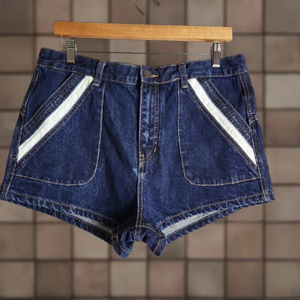 Free People VINTAGE Free People Blue Denim Eyelet Trim High Waisted Sweet Surrender Shorts-Size 31 Size 24" / US 00 / IT 34 - 1 Thumbnail